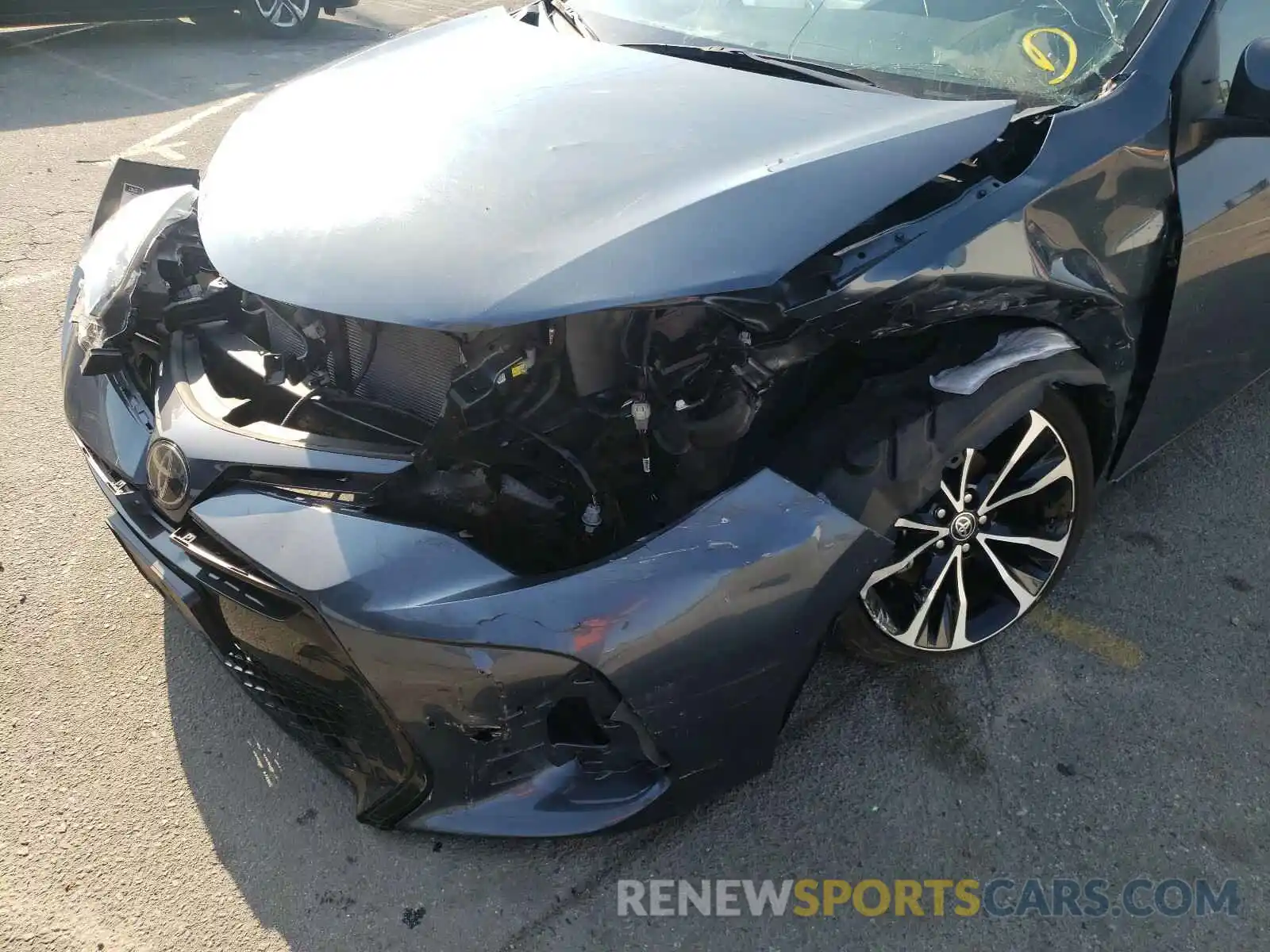 9 Photograph of a damaged car 2T1BURHE6KC152049 TOYOTA COROLLA 2019