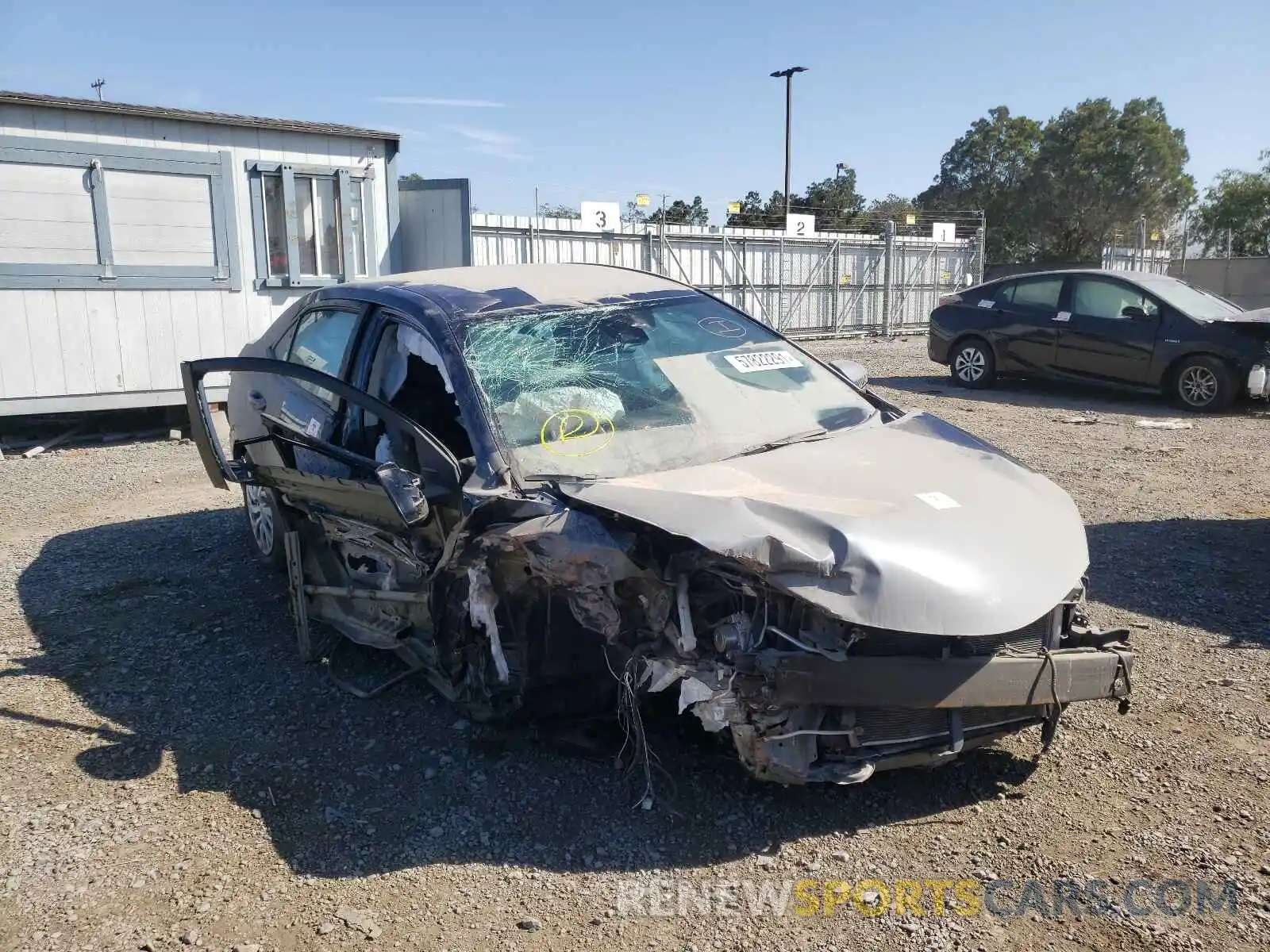 1 Photograph of a damaged car 2T1BURHE6KC152164 TOYOTA COROLLA 2019