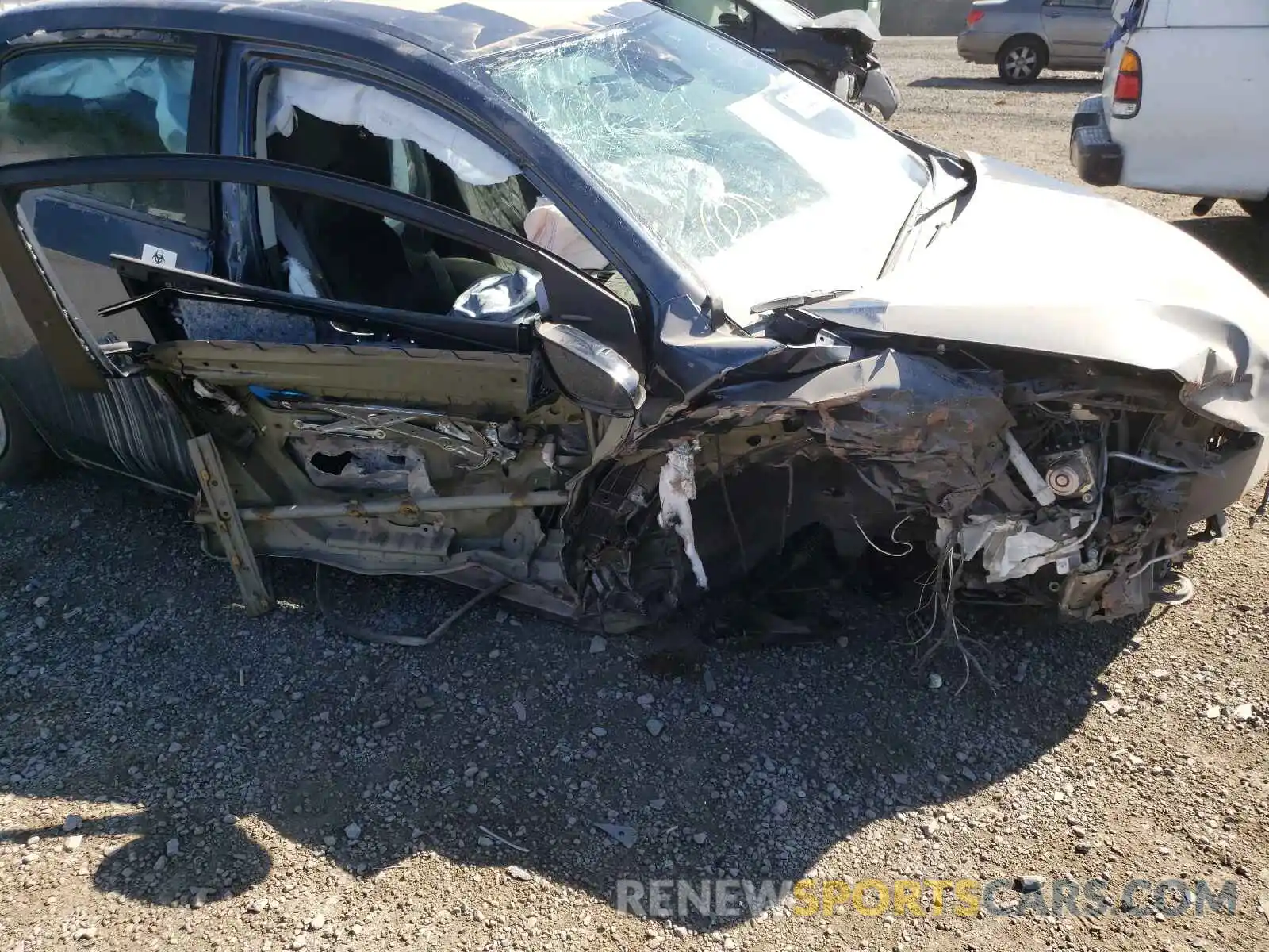 9 Photograph of a damaged car 2T1BURHE6KC152164 TOYOTA COROLLA 2019