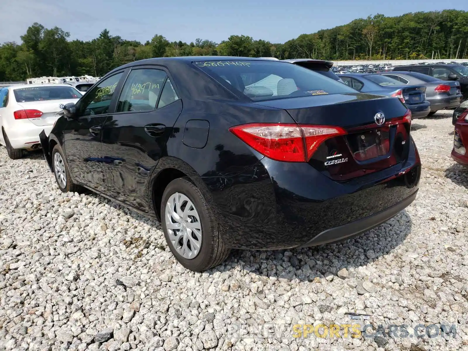 3 Photograph of a damaged car 2T1BURHE6KC153251 TOYOTA COROLLA 2019