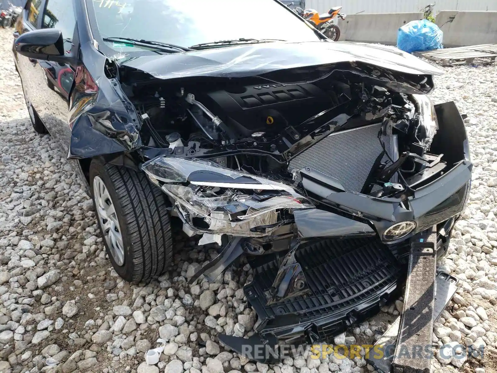 9 Photograph of a damaged car 2T1BURHE6KC153251 TOYOTA COROLLA 2019