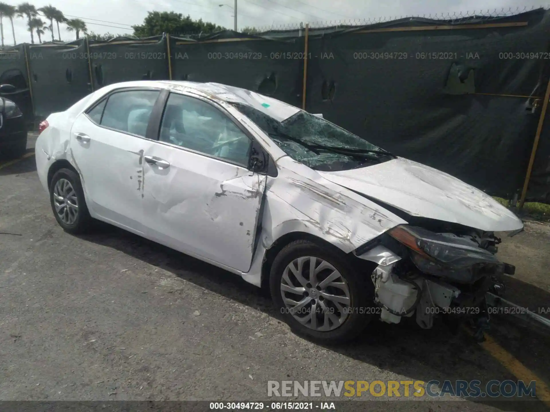 1 Photograph of a damaged car 2T1BURHE6KC153430 TOYOTA COROLLA 2019