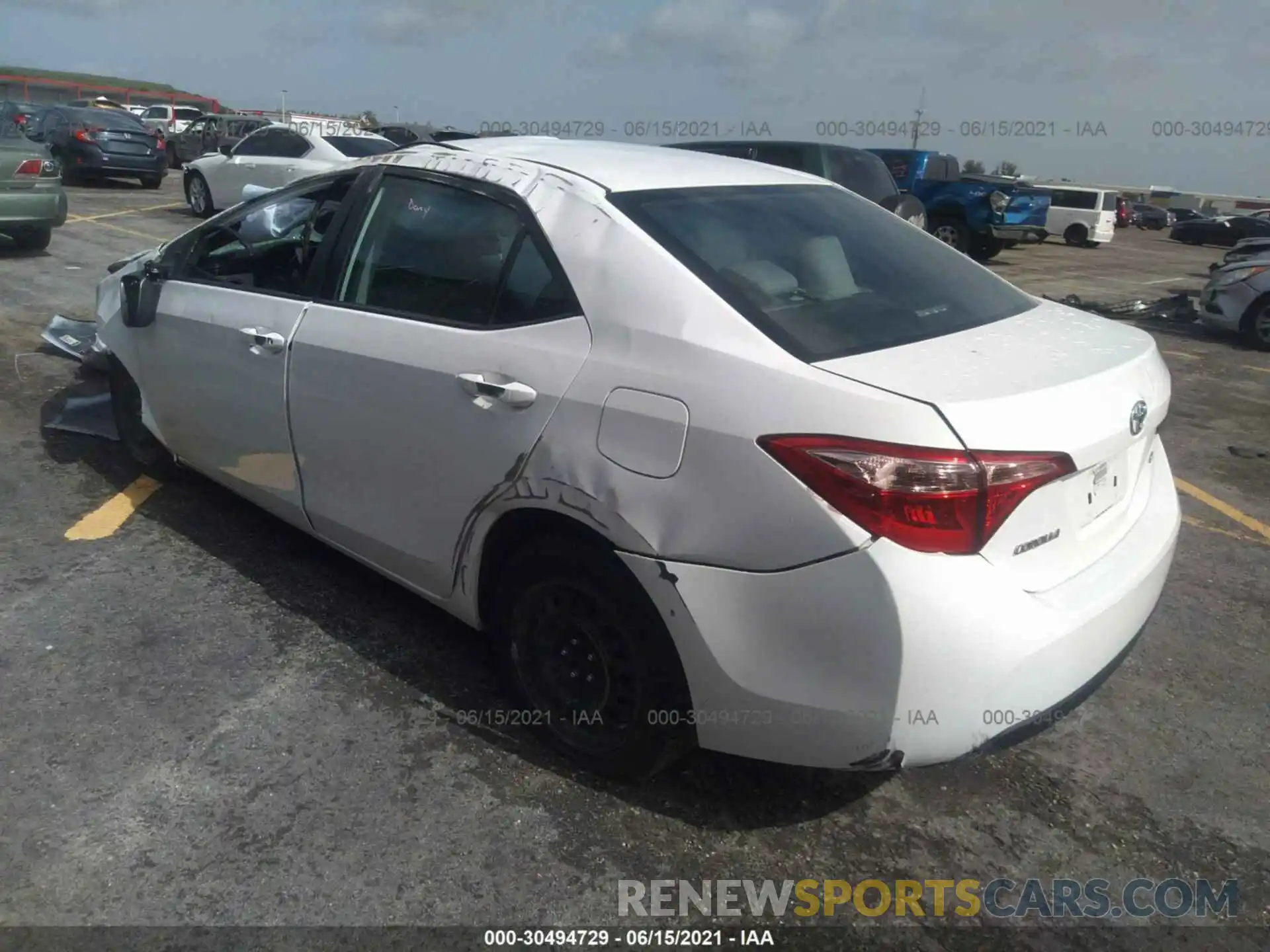 3 Photograph of a damaged car 2T1BURHE6KC153430 TOYOTA COROLLA 2019