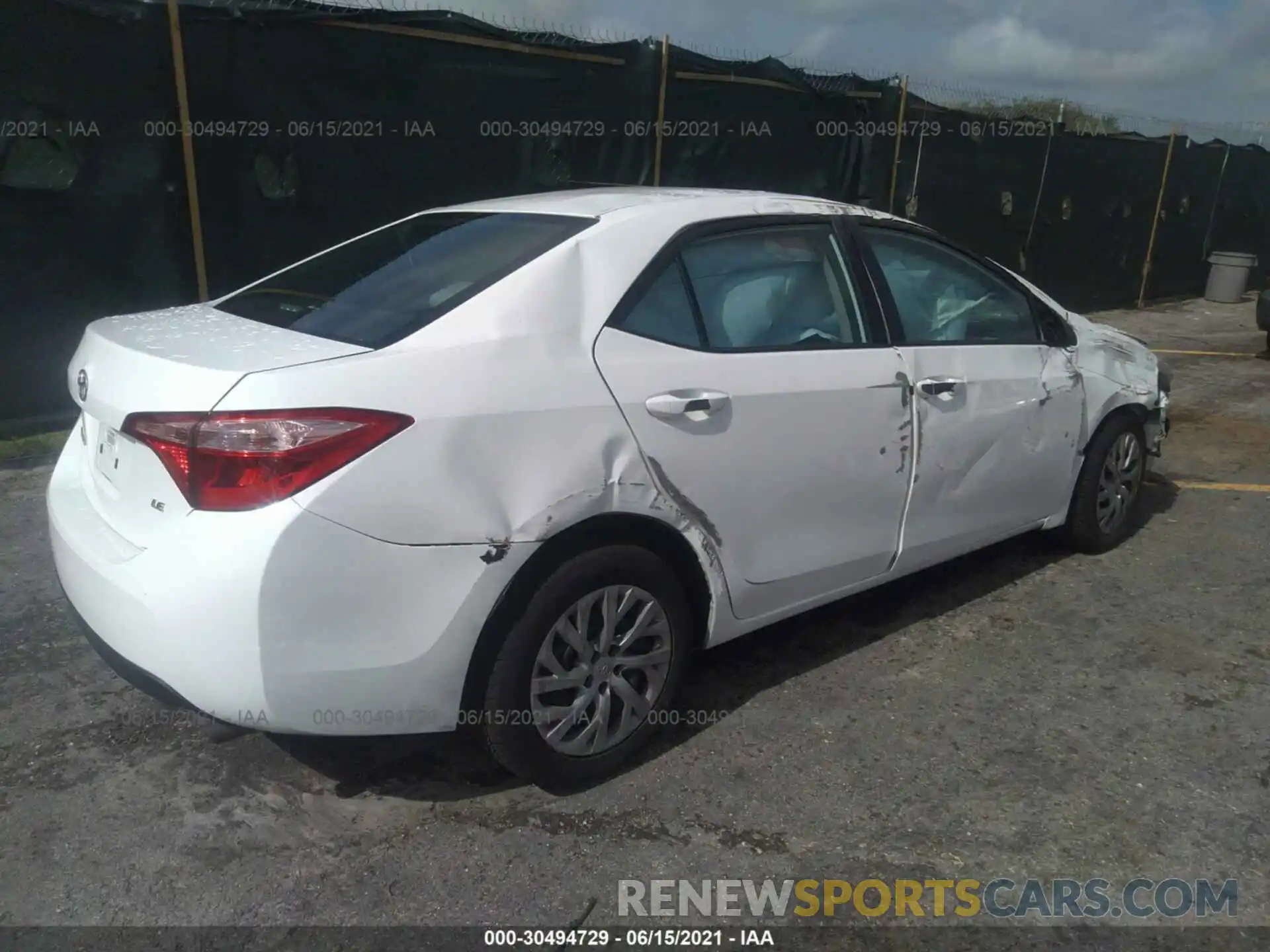 4 Photograph of a damaged car 2T1BURHE6KC153430 TOYOTA COROLLA 2019