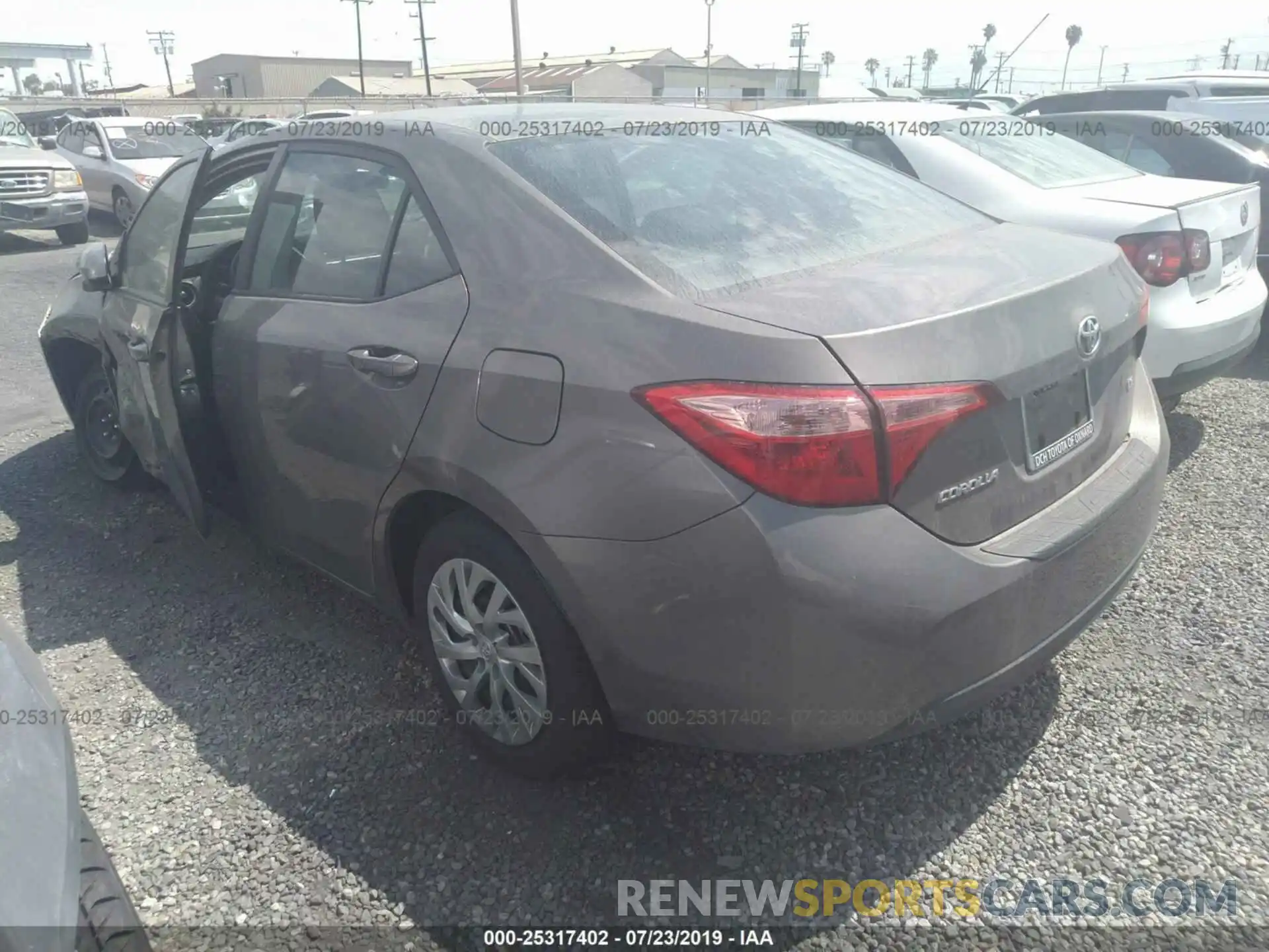 3 Photograph of a damaged car 2T1BURHE6KC154447 TOYOTA COROLLA 2019