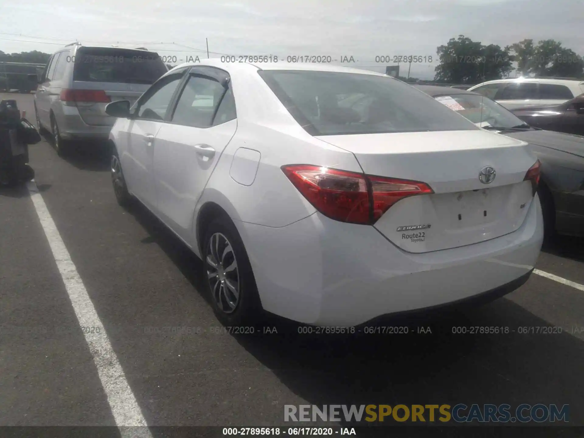 3 Photograph of a damaged car 2T1BURHE6KC154965 TOYOTA COROLLA 2019