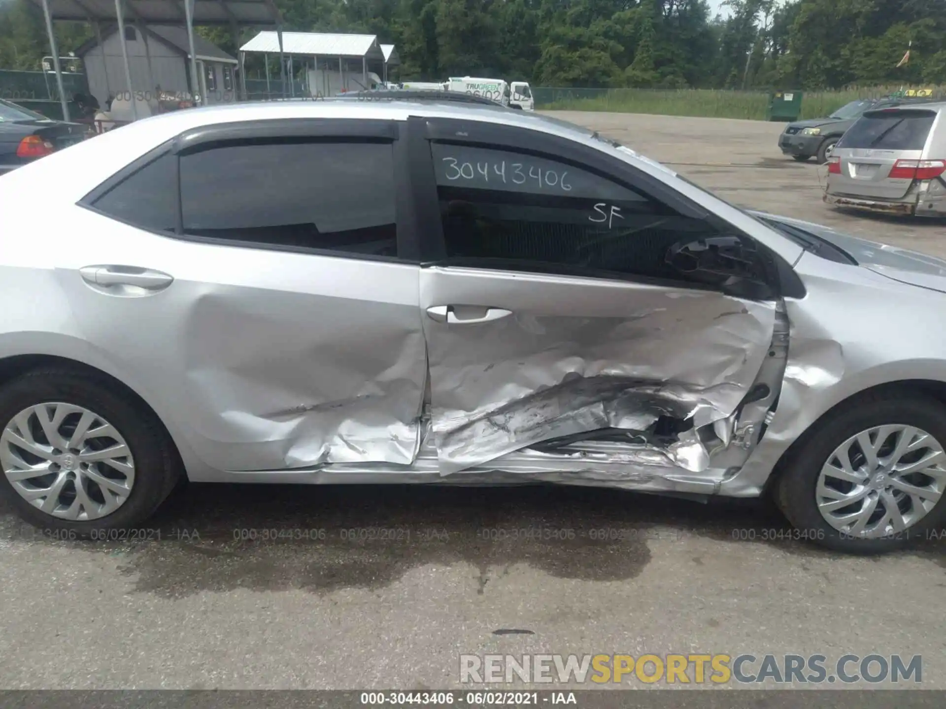 6 Photograph of a damaged car 2T1BURHE6KC155114 TOYOTA COROLLA 2019