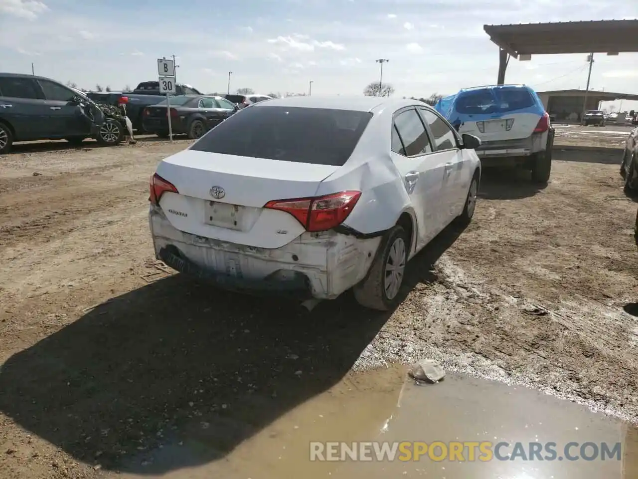 4 Photograph of a damaged car 2T1BURHE6KC155369 TOYOTA COROLLA 2019