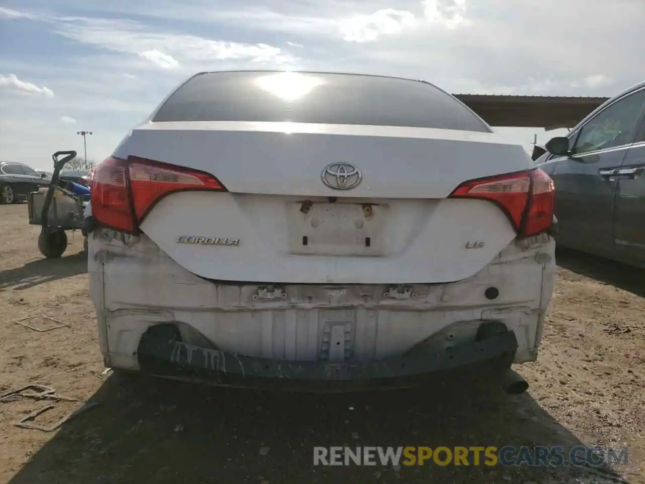 9 Photograph of a damaged car 2T1BURHE6KC155369 TOYOTA COROLLA 2019