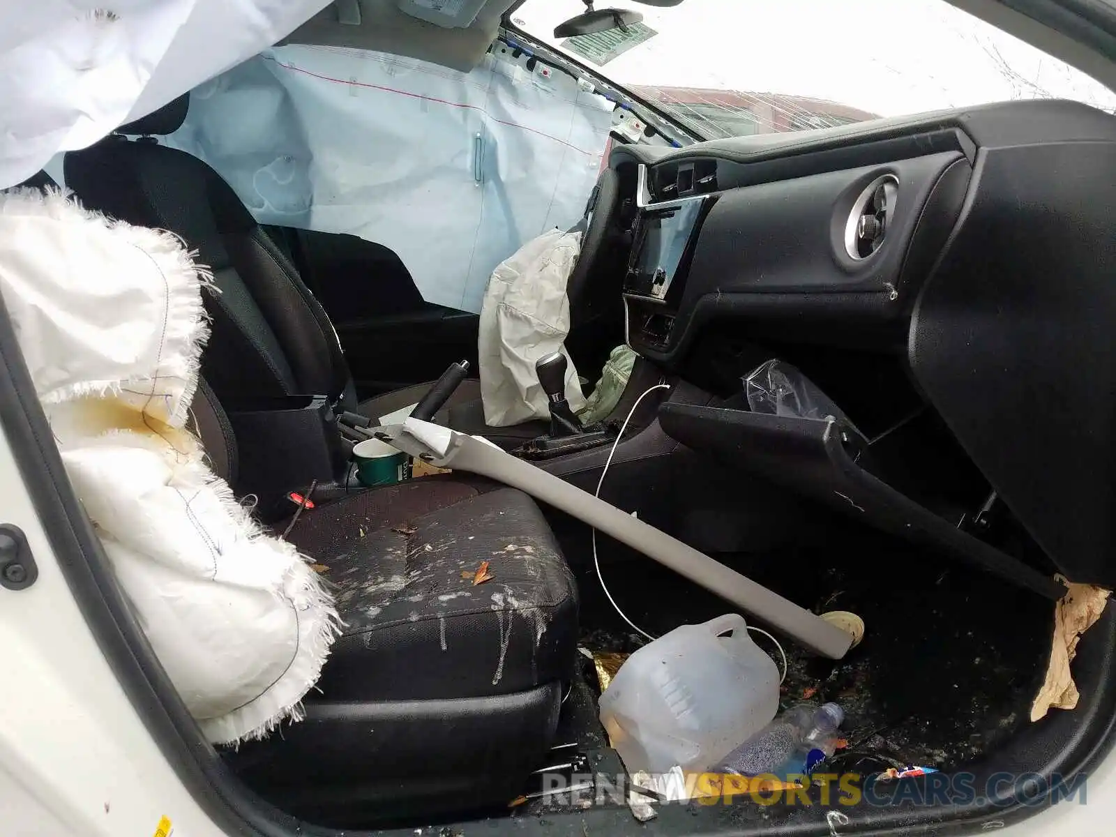 5 Photograph of a damaged car 2T1BURHE6KC156375 TOYOTA COROLLA 2019