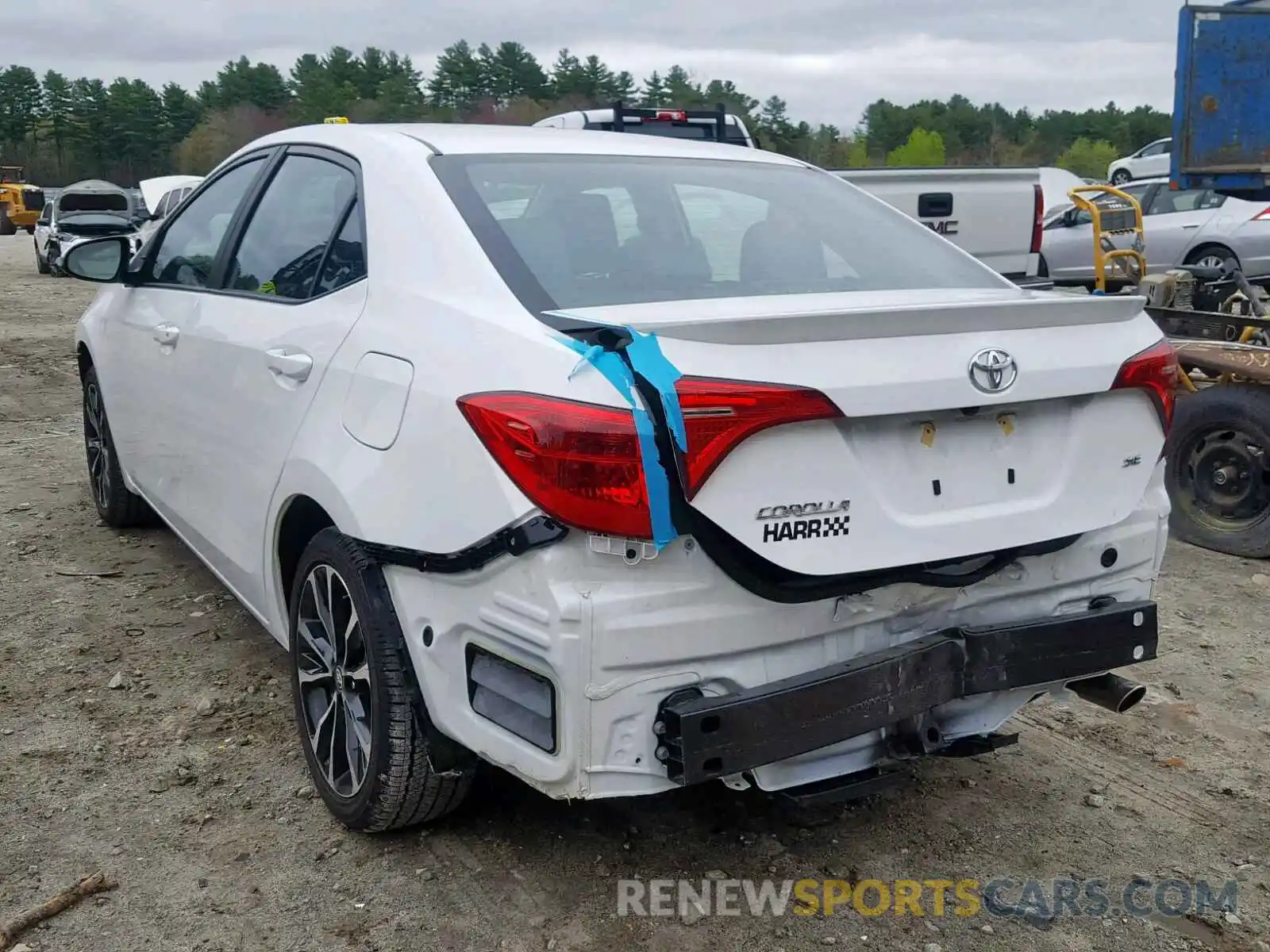 3 Photograph of a damaged car 2T1BURHE6KC156621 TOYOTA COROLLA 2019