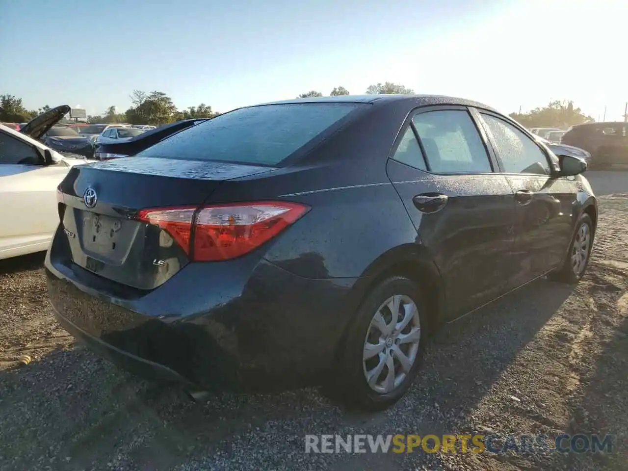 4 Photograph of a damaged car 2T1BURHE6KC156683 TOYOTA COROLLA 2019