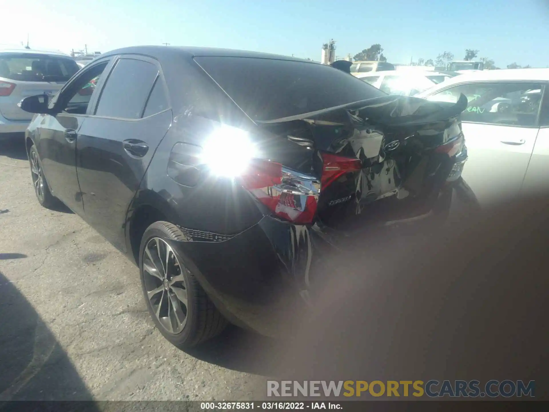 4 Photograph of a damaged car 2T1BURHE6KC157171 TOYOTA COROLLA 2019