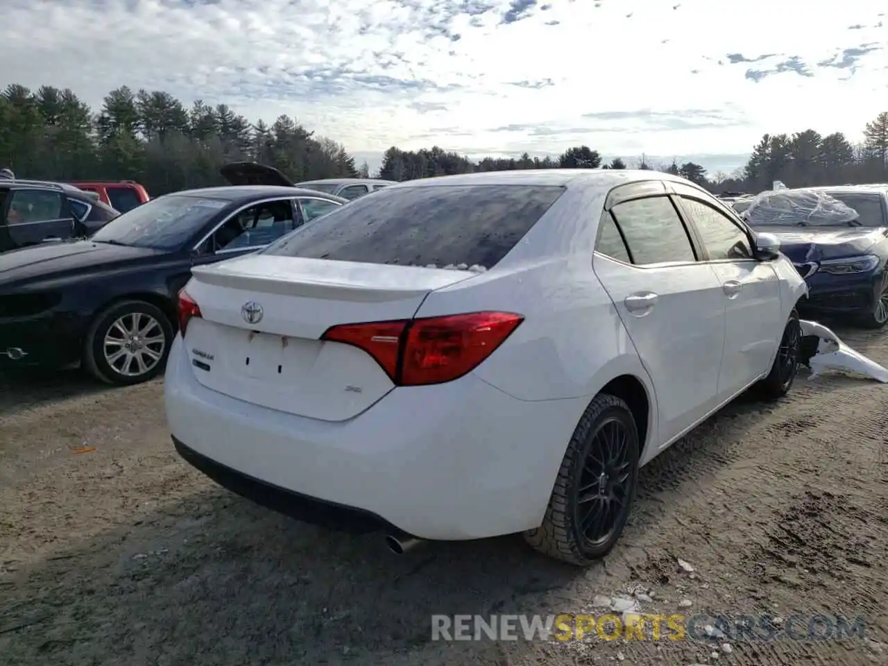 4 Photograph of a damaged car 2T1BURHE6KC158028 TOYOTA COROLLA 2019