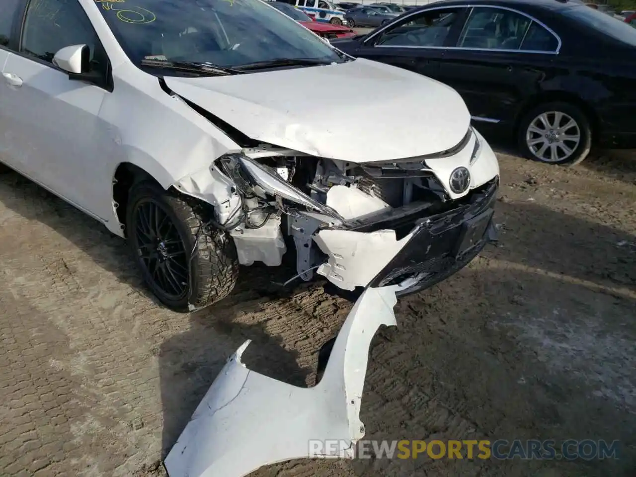 9 Photograph of a damaged car 2T1BURHE6KC158028 TOYOTA COROLLA 2019