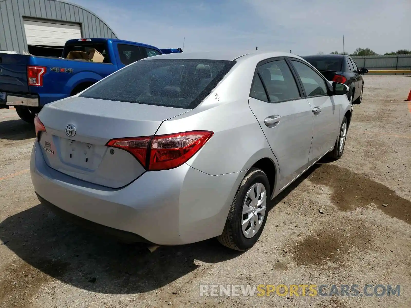 4 Photograph of a damaged car 2T1BURHE6KC158224 TOYOTA COROLLA 2019