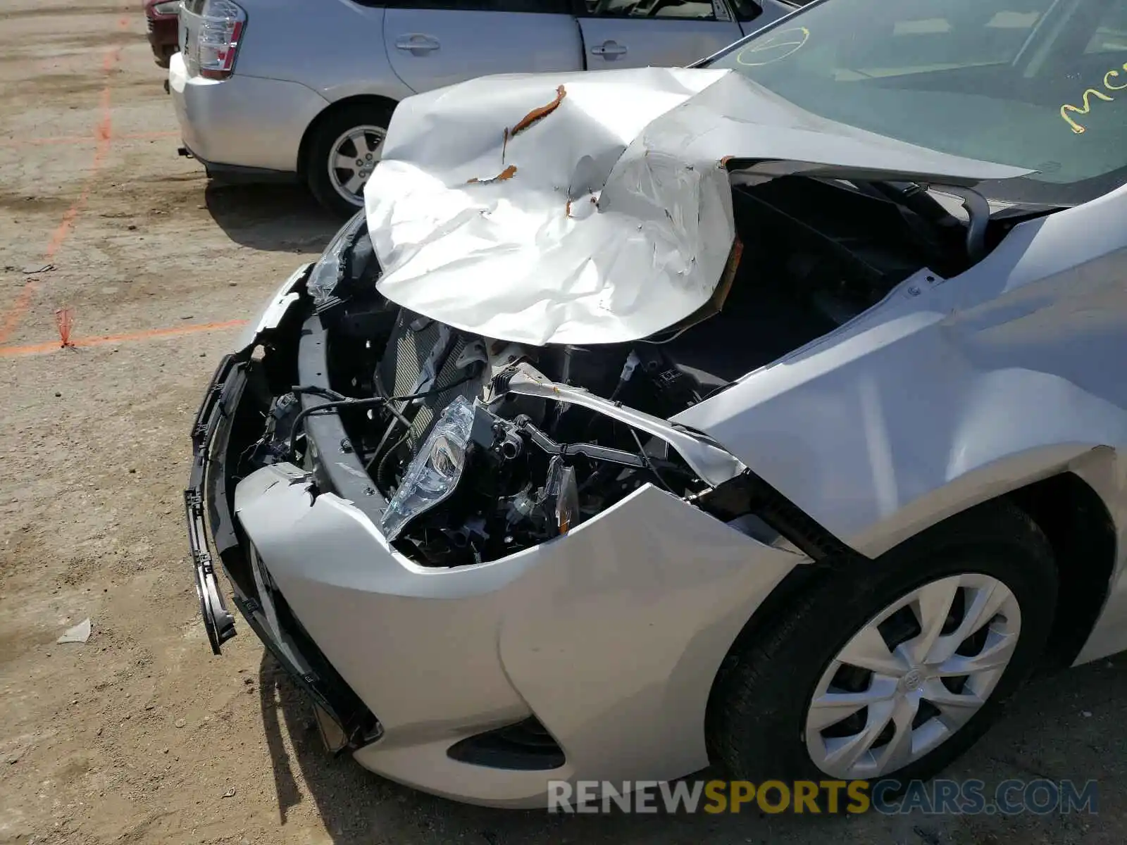 9 Photograph of a damaged car 2T1BURHE6KC158224 TOYOTA COROLLA 2019