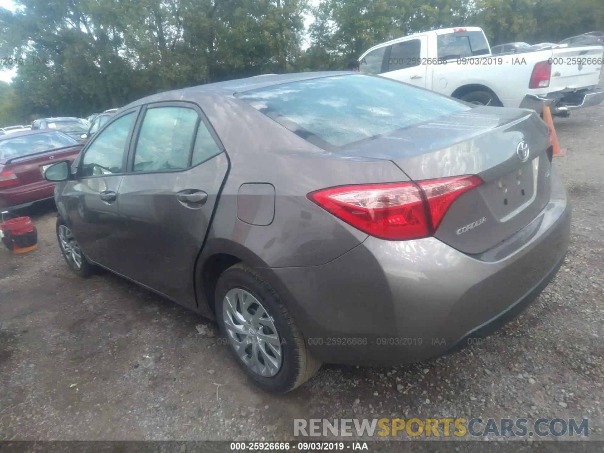 3 Photograph of a damaged car 2T1BURHE6KC158305 TOYOTA COROLLA 2019