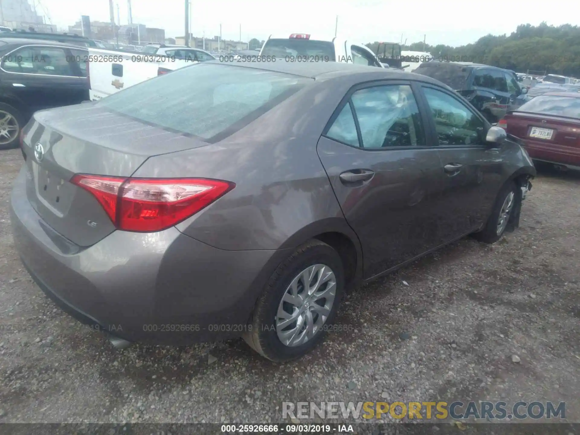 4 Photograph of a damaged car 2T1BURHE6KC158305 TOYOTA COROLLA 2019