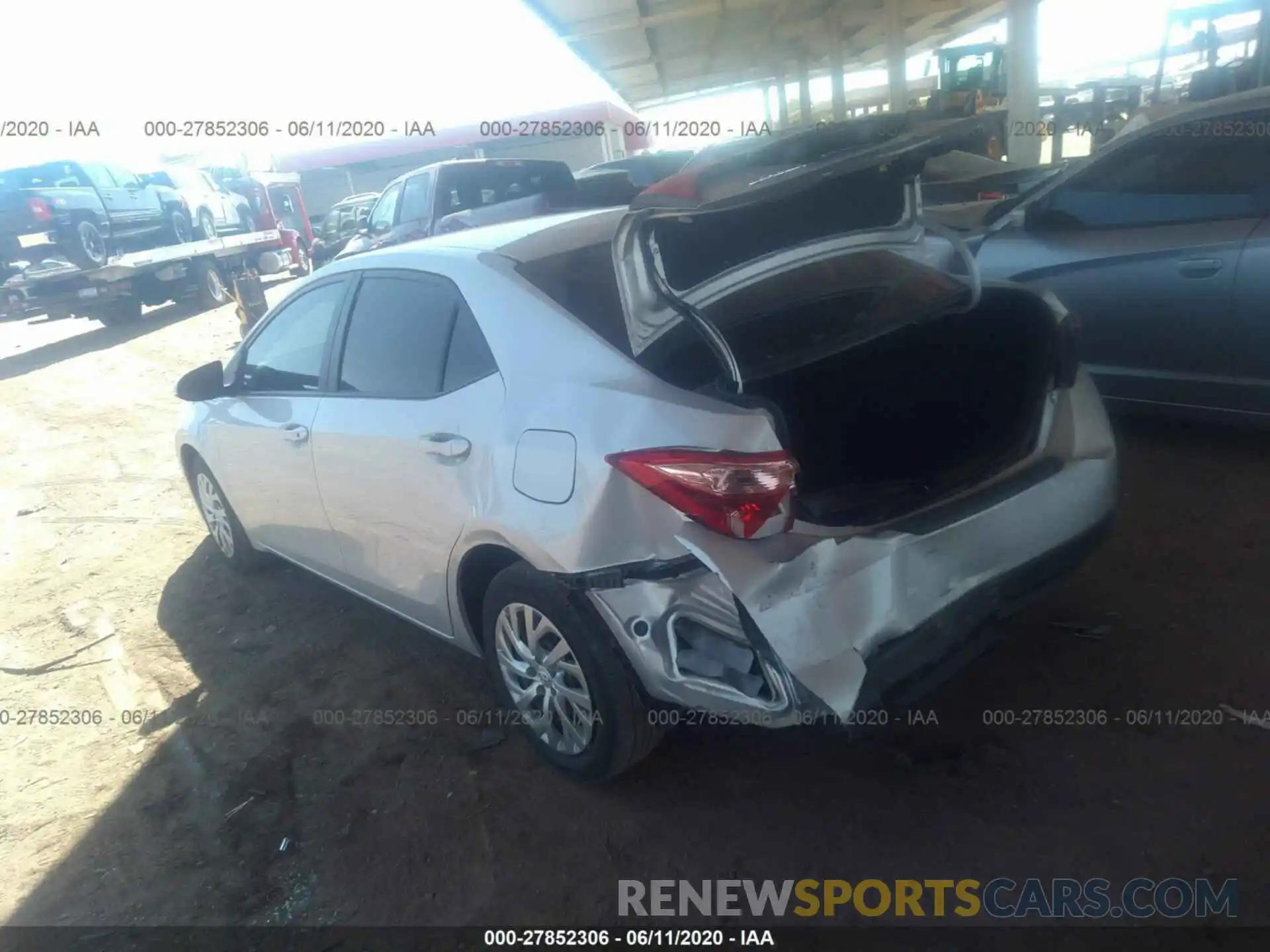 3 Photograph of a damaged car 2T1BURHE6KC158627 TOYOTA COROLLA 2019