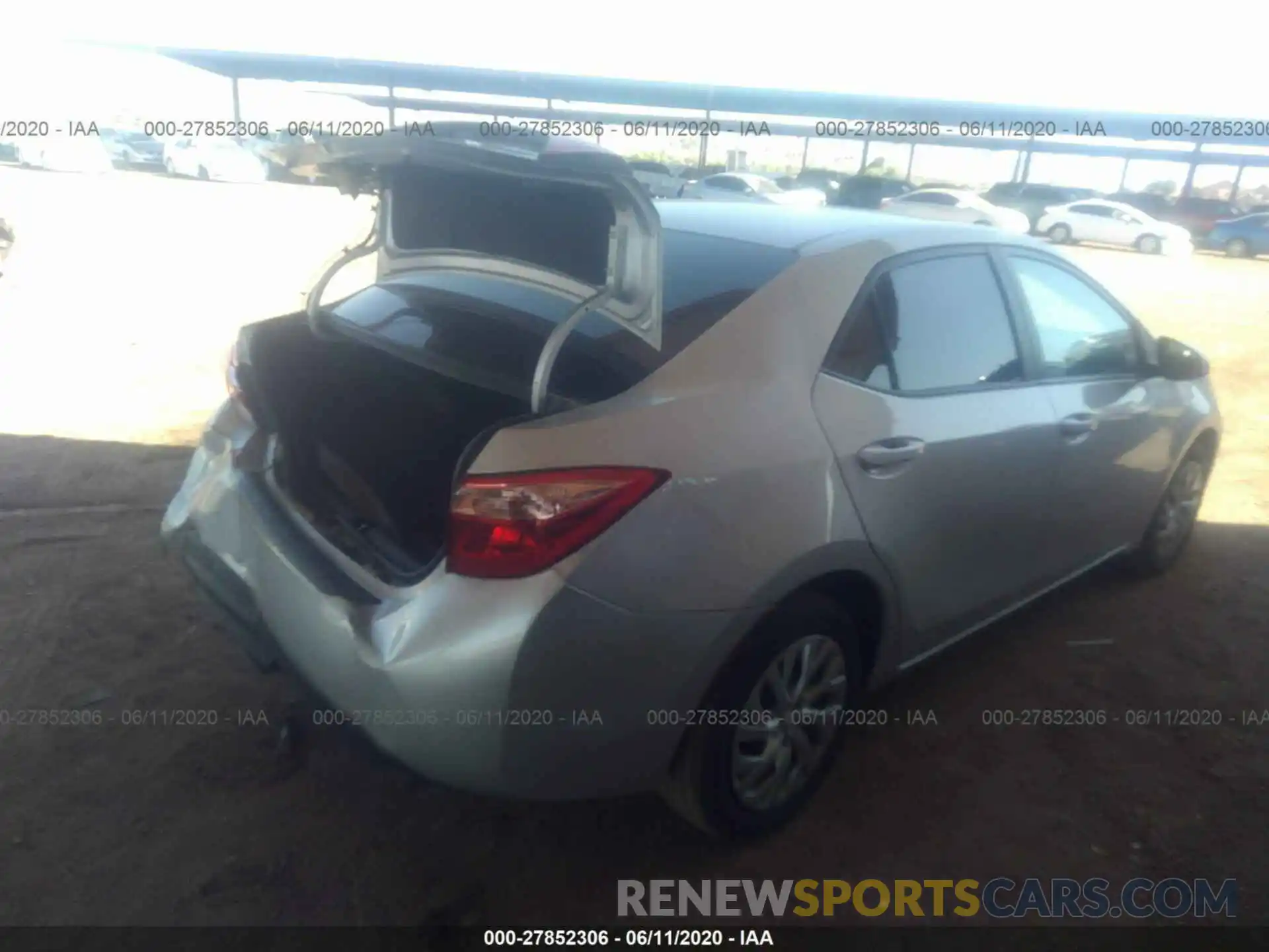 4 Photograph of a damaged car 2T1BURHE6KC158627 TOYOTA COROLLA 2019