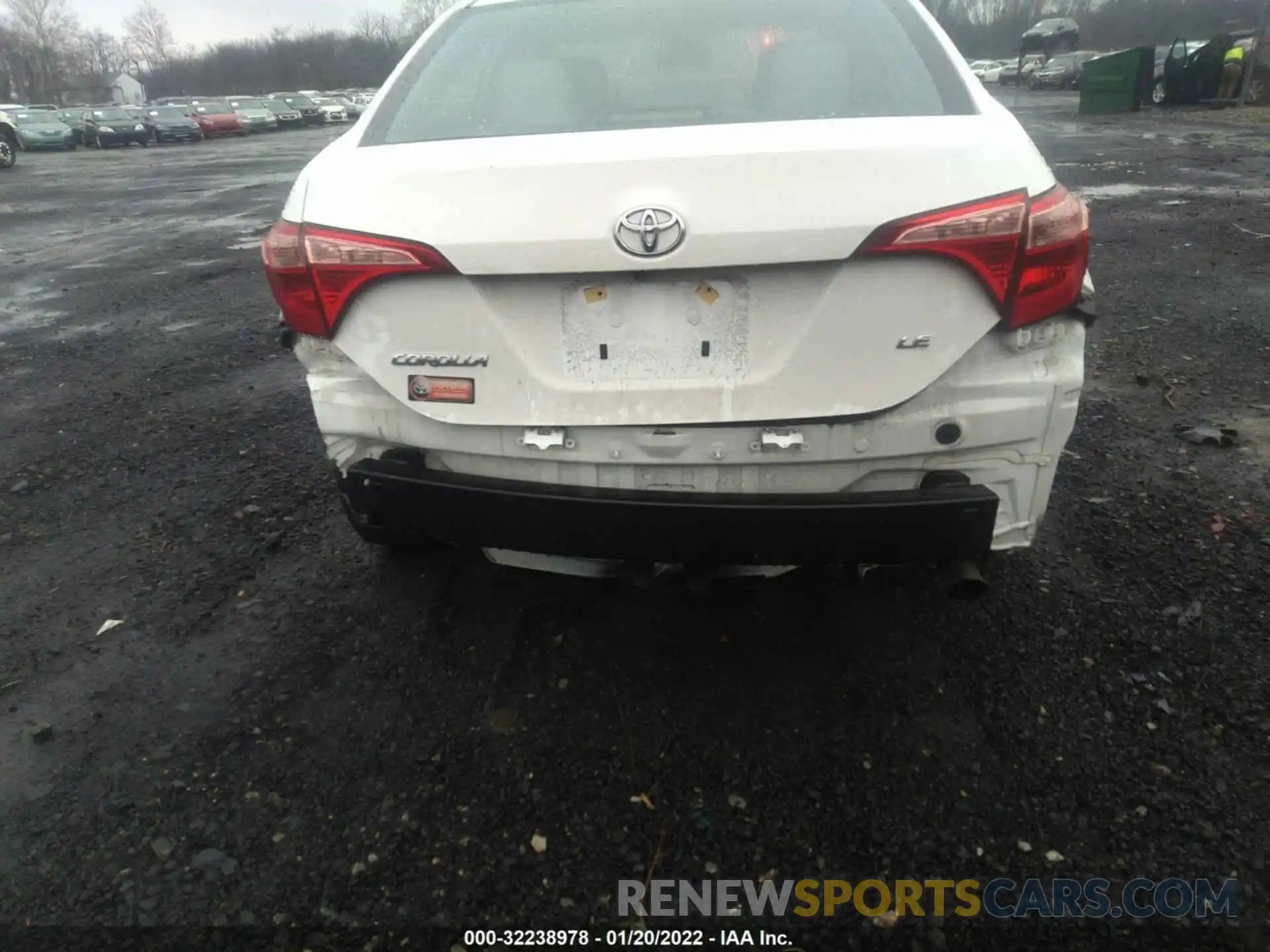 6 Photograph of a damaged car 2T1BURHE6KC158868 TOYOTA COROLLA 2019