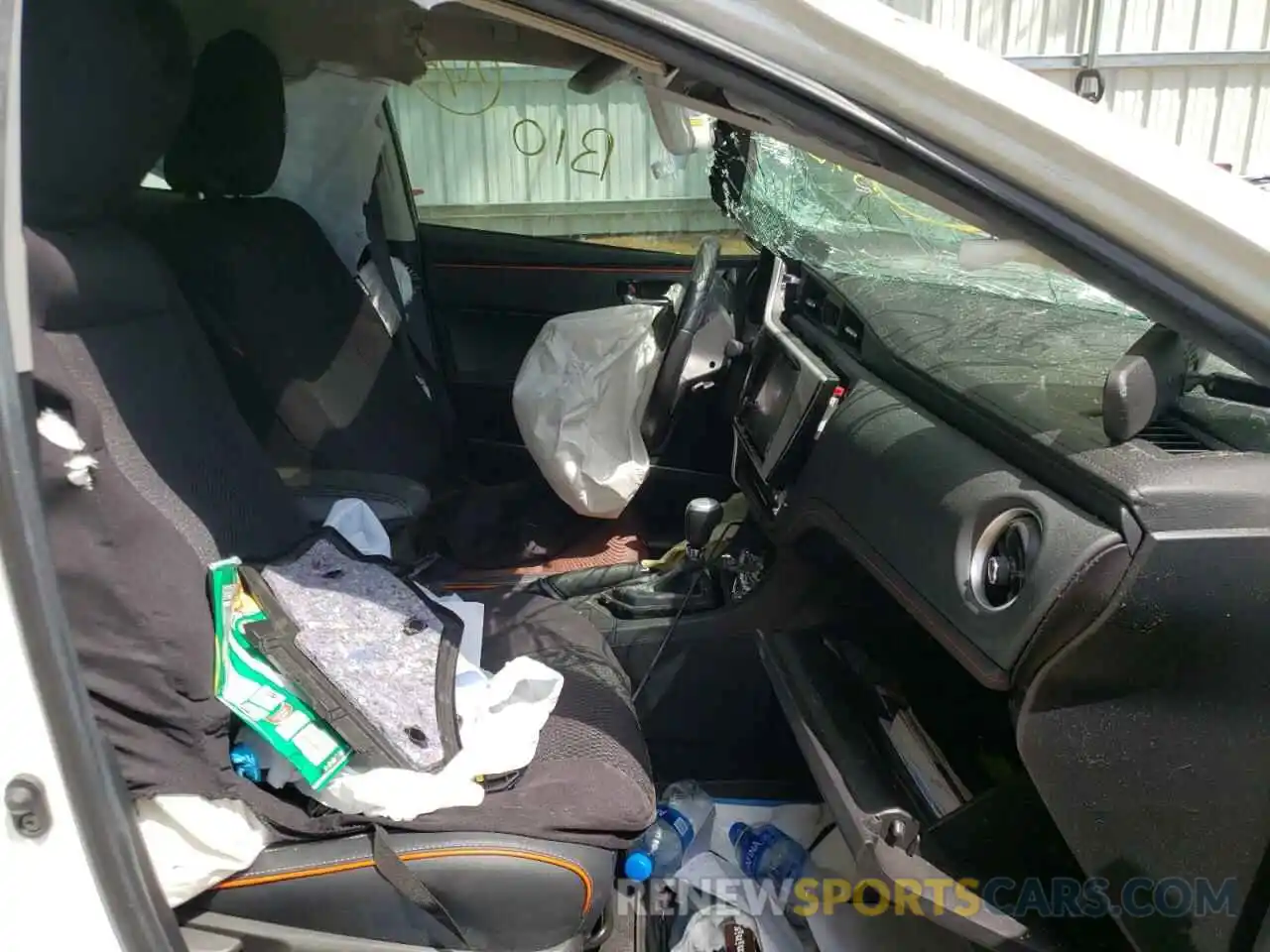 5 Photograph of a damaged car 2T1BURHE6KC159227 TOYOTA COROLLA 2019