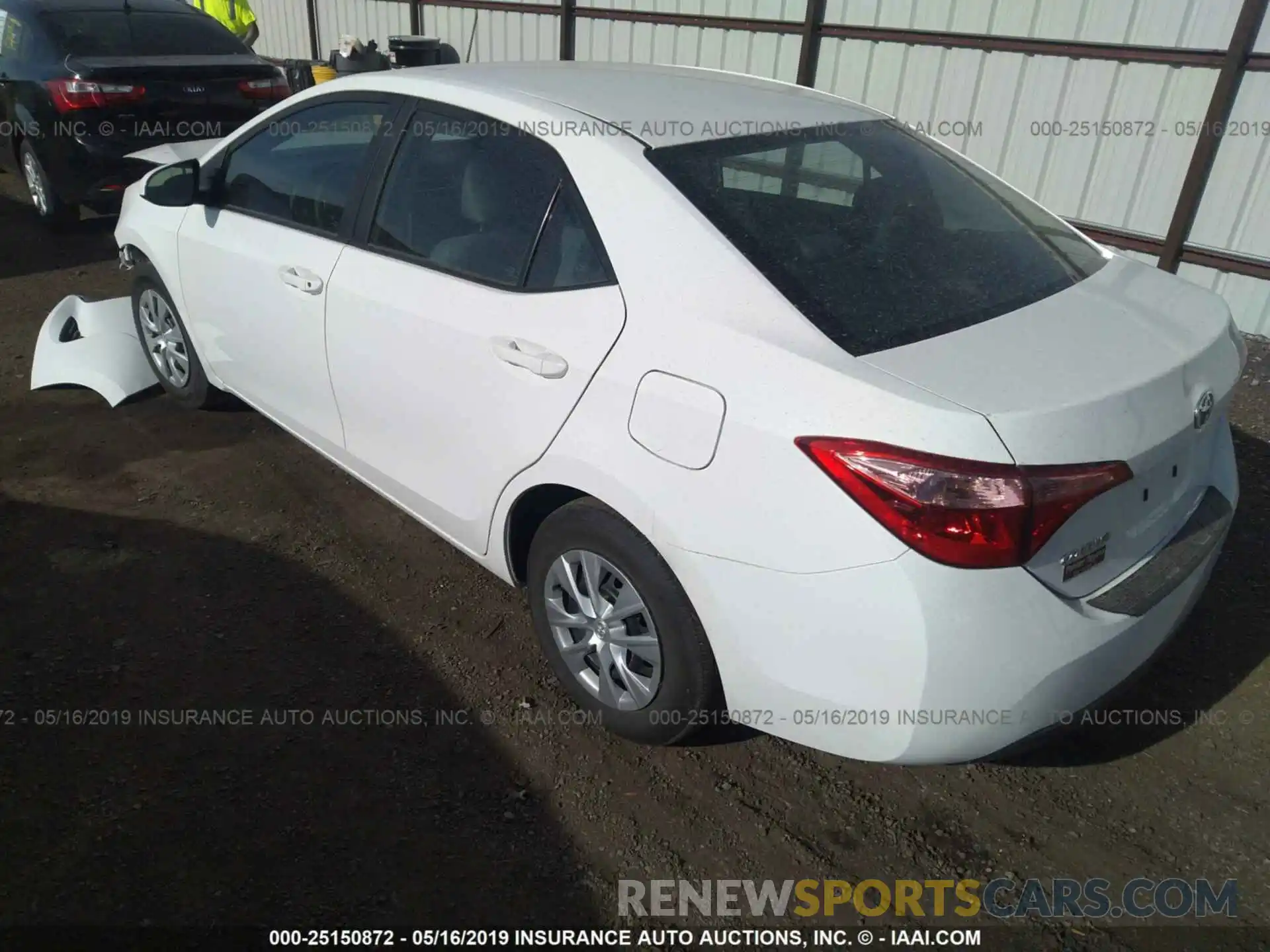 3 Photograph of a damaged car 2T1BURHE6KC159924 TOYOTA COROLLA 2019