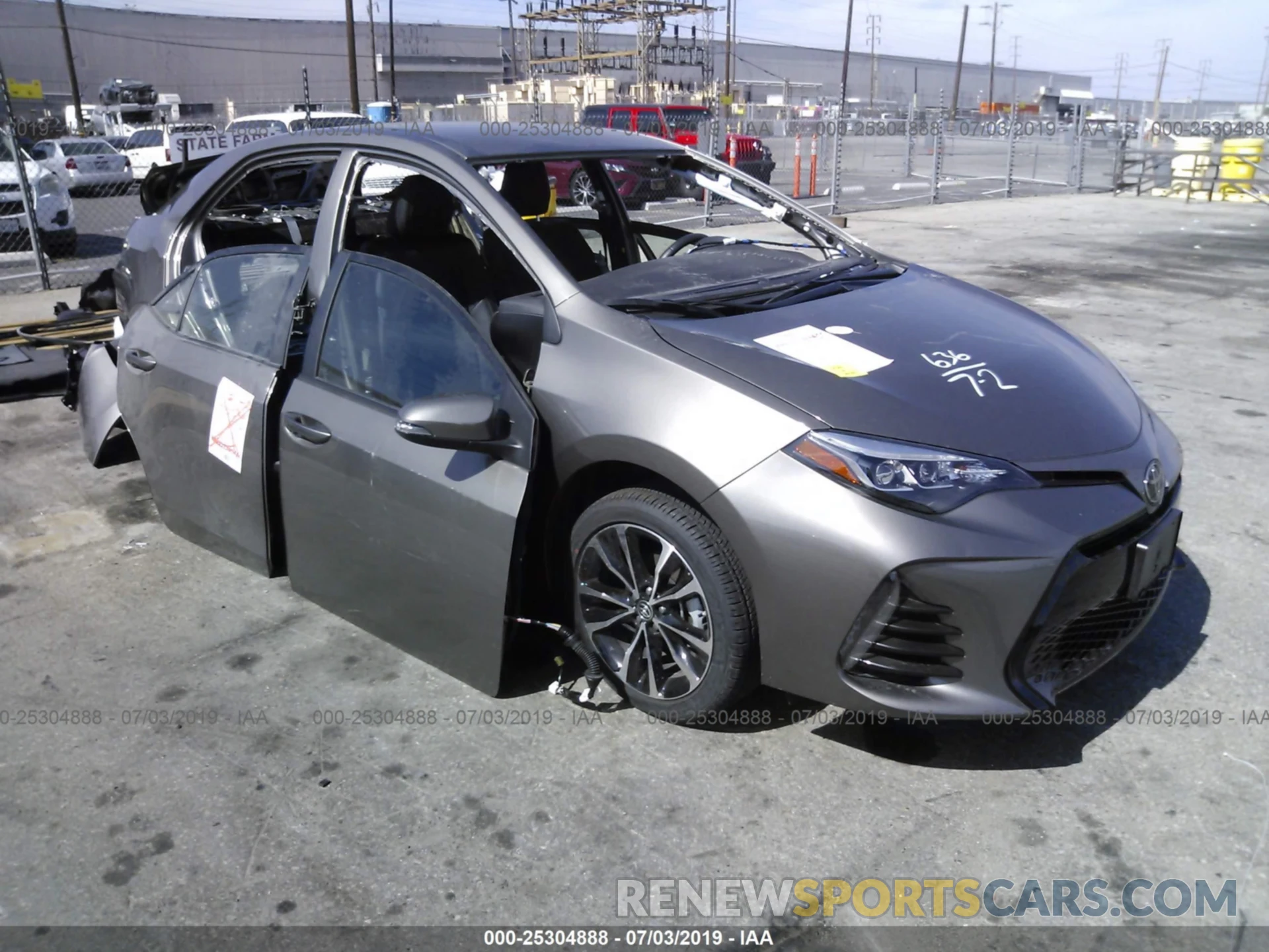 1 Photograph of a damaged car 2T1BURHE6KC160037 TOYOTA COROLLA 2019