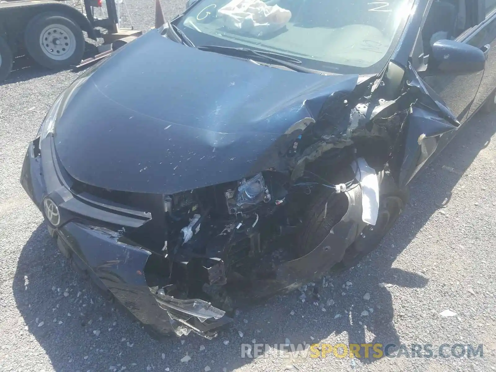 9 Photograph of a damaged car 2T1BURHE6KC160278 TOYOTA COROLLA 2019