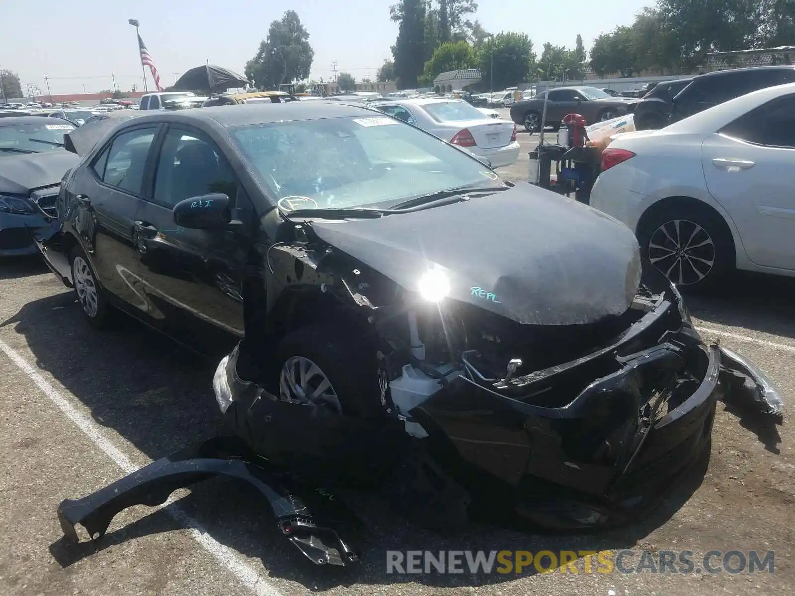 1 Фотография поврежденного автомобиля 2T1BURHE6KC160748 TOYOTA COROLLA 2019