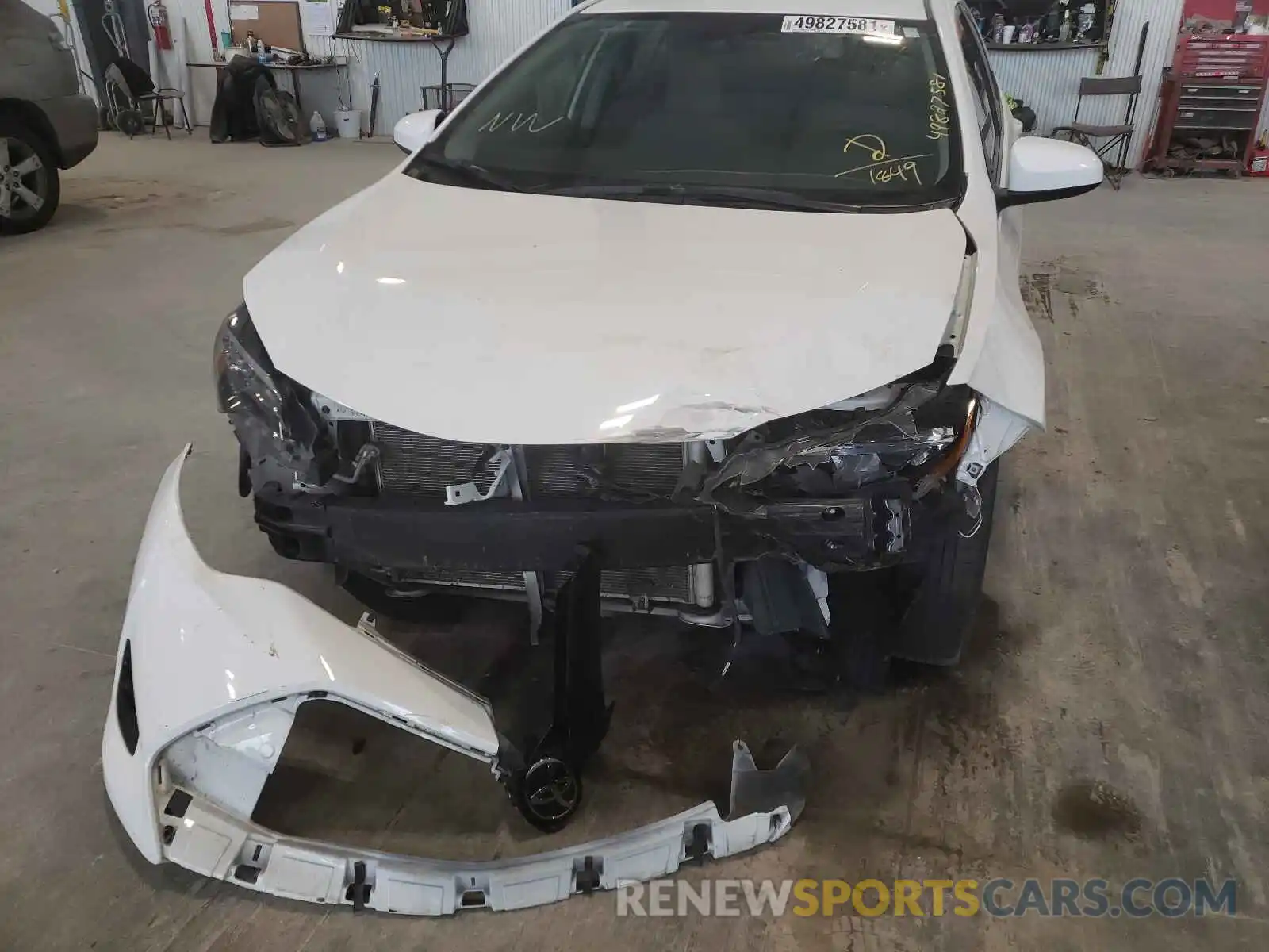 9 Photograph of a damaged car 2T1BURHE6KC161849 TOYOTA COROLLA 2019