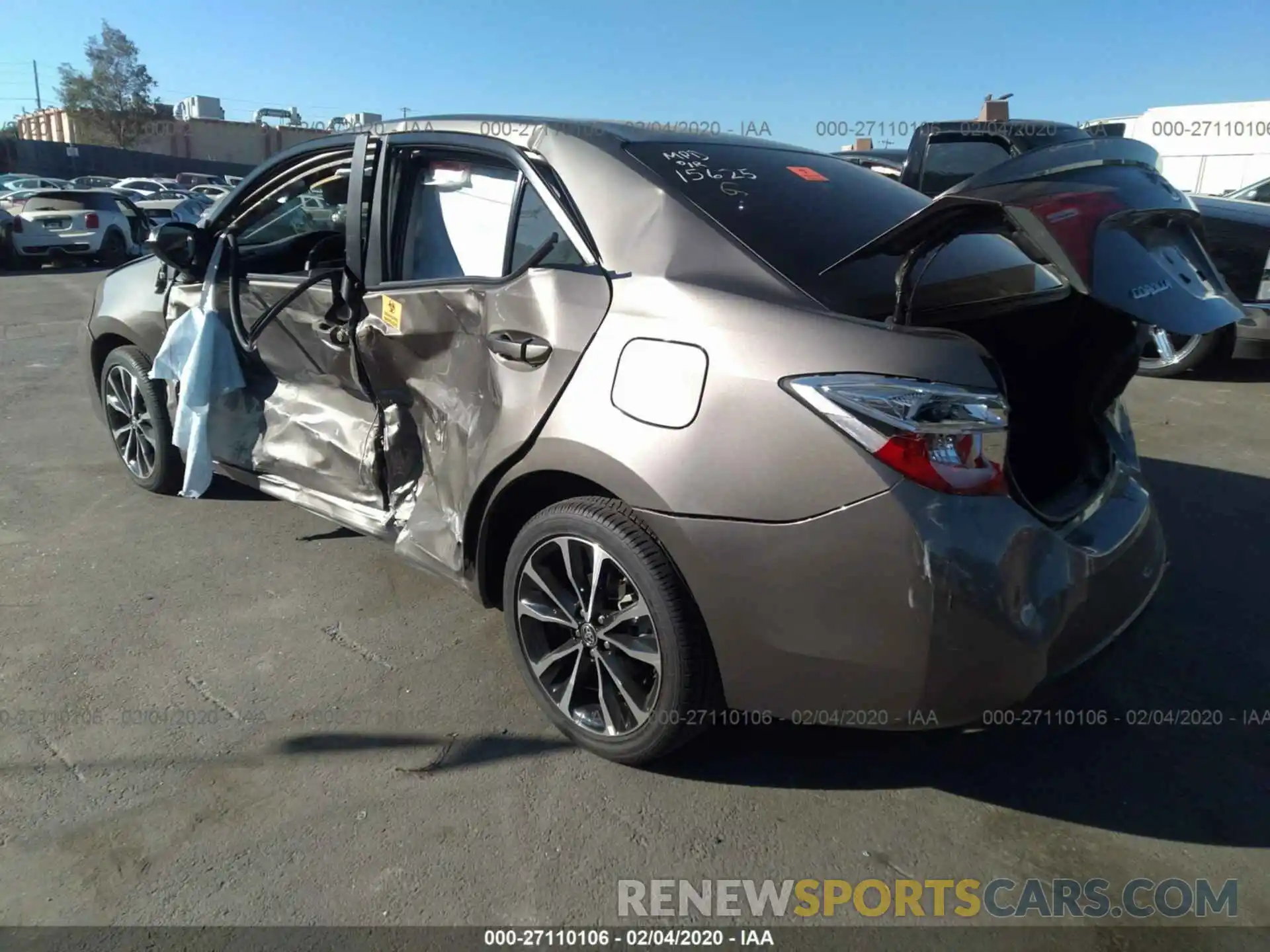 3 Photograph of a damaged car 2T1BURHE6KC162466 TOYOTA COROLLA 2019