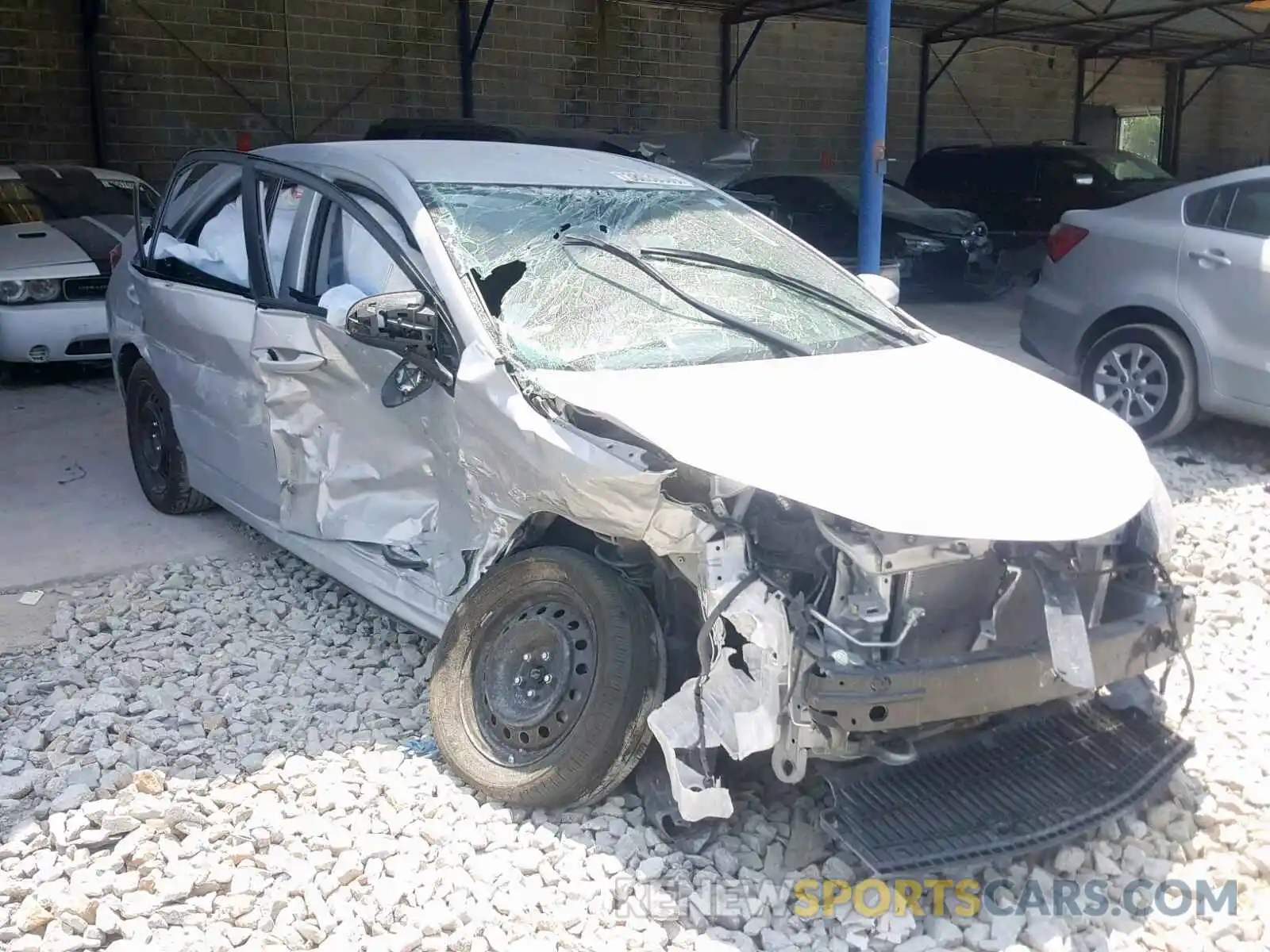 1 Photograph of a damaged car 2T1BURHE6KC163102 TOYOTA COROLLA 2019