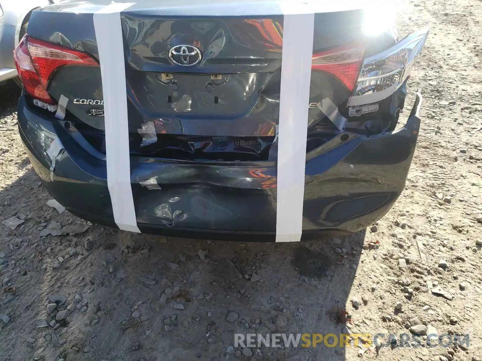 9 Photograph of a damaged car 2T1BURHE6KC163570 TOYOTA COROLLA 2019