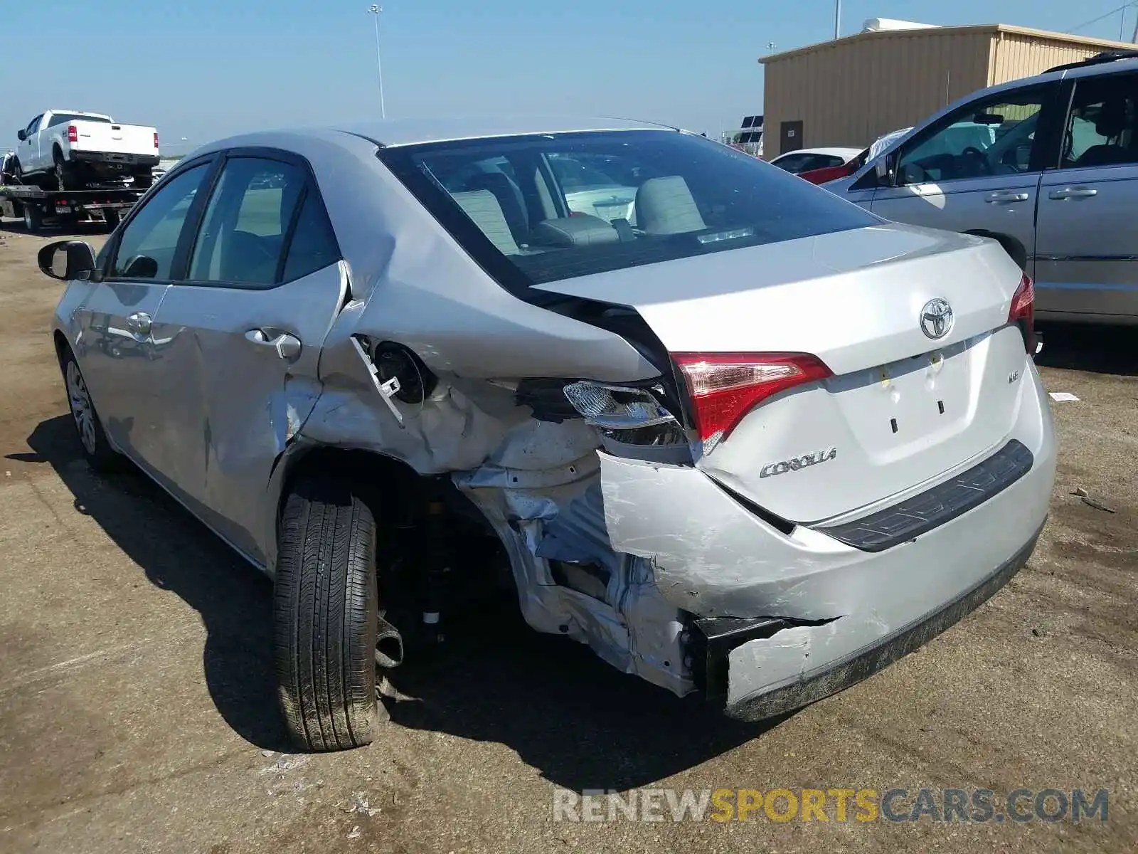 3 Photograph of a damaged car 2T1BURHE6KC164668 TOYOTA COROLLA 2019