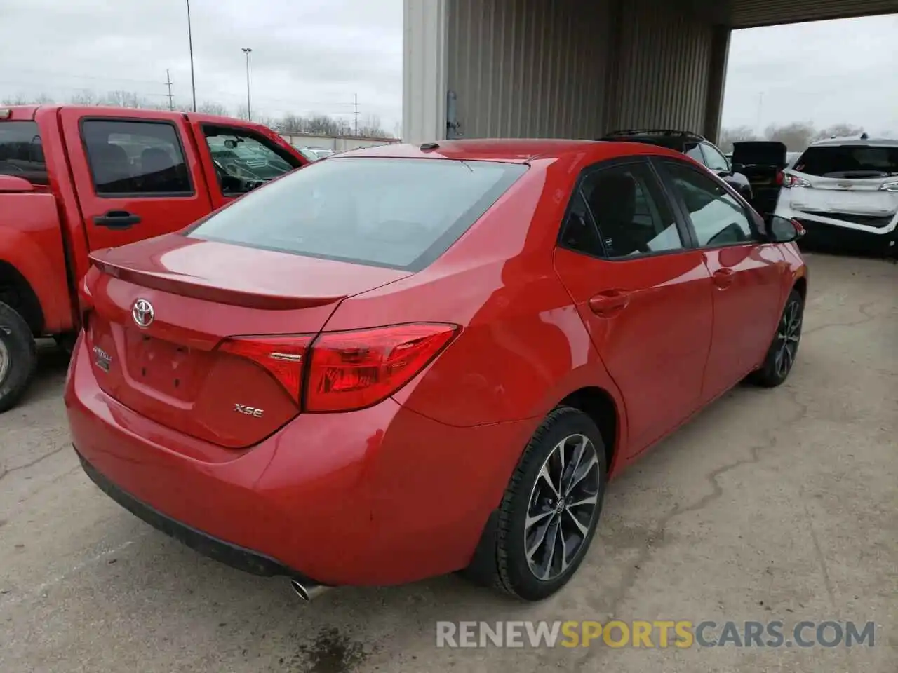 4 Photograph of a damaged car 2T1BURHE6KC165139 TOYOTA COROLLA 2019