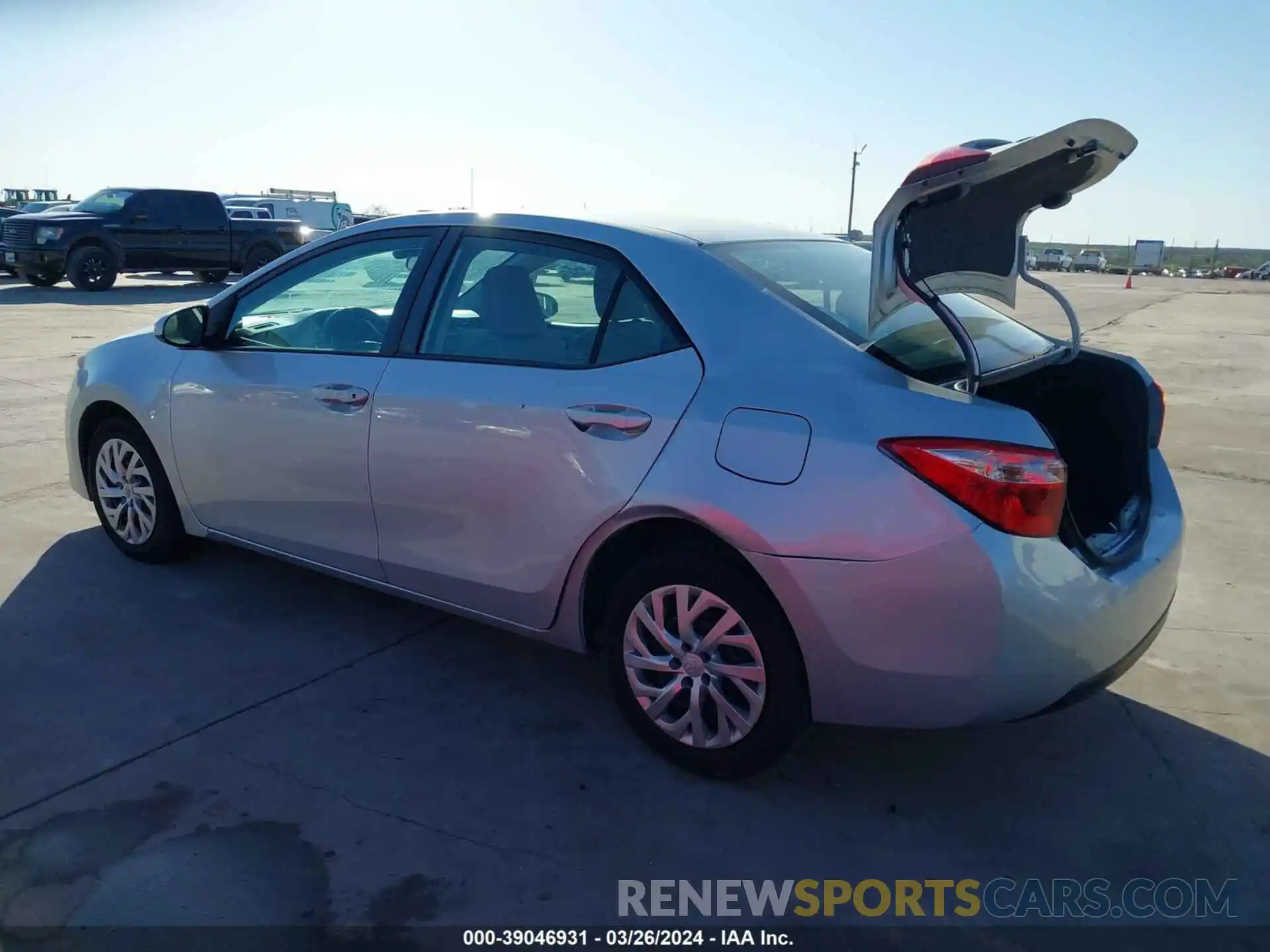 3 Photograph of a damaged car 2T1BURHE6KC166436 TOYOTA COROLLA 2019