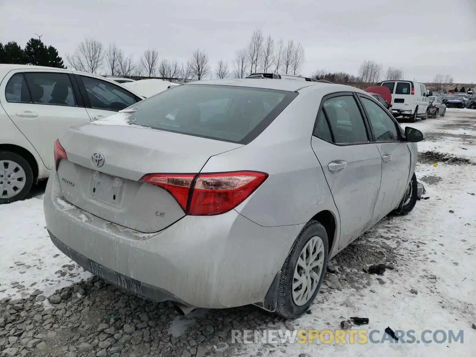 4 Photograph of a damaged car 2T1BURHE6KC166601 TOYOTA COROLLA 2019