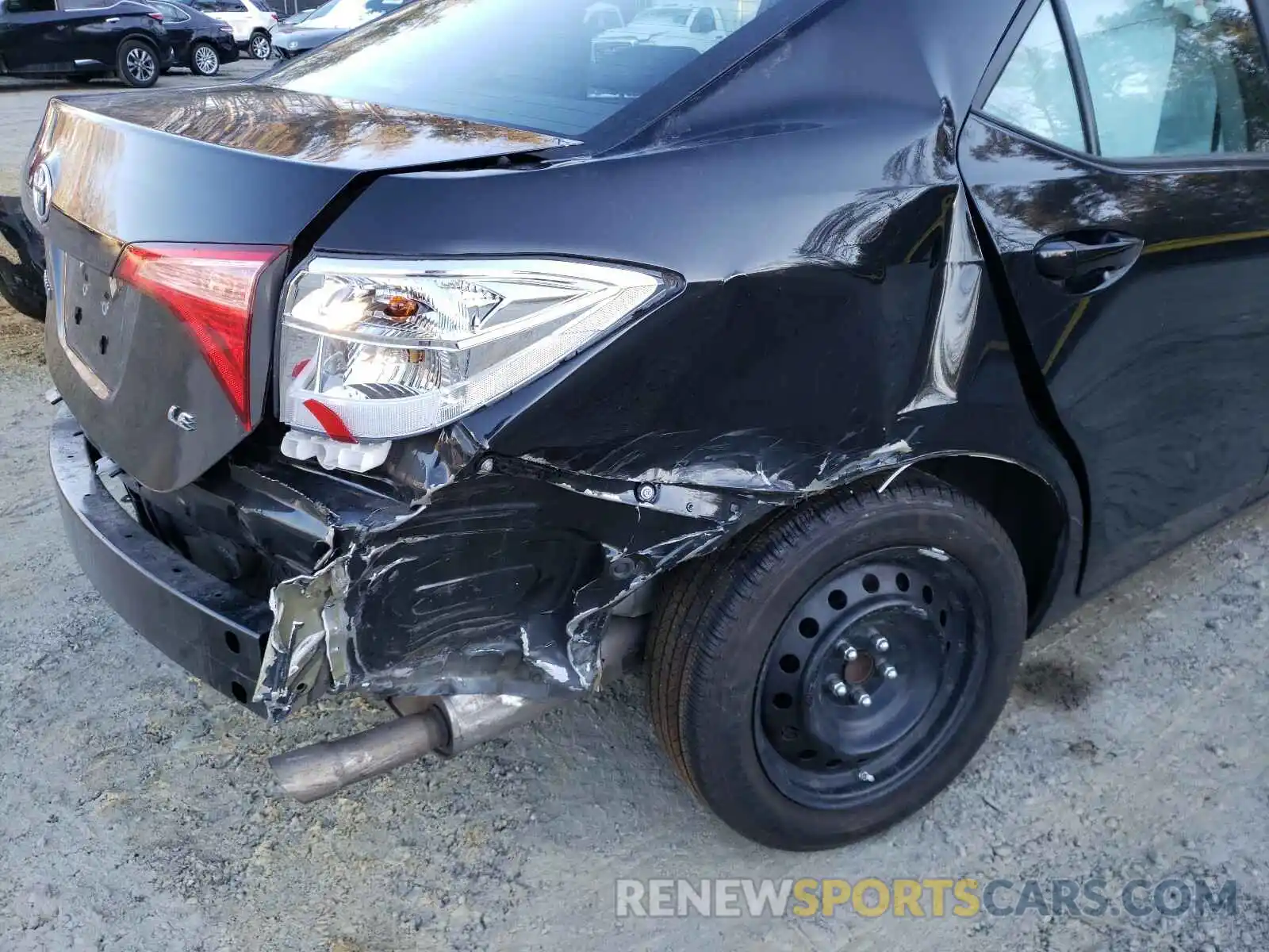 9 Photograph of a damaged car 2T1BURHE6KC166923 TOYOTA COROLLA 2019