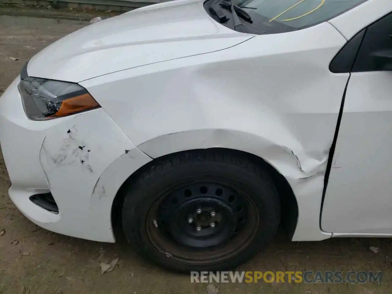 9 Photograph of a damaged car 2T1BURHE6KC167652 TOYOTA COROLLA 2019