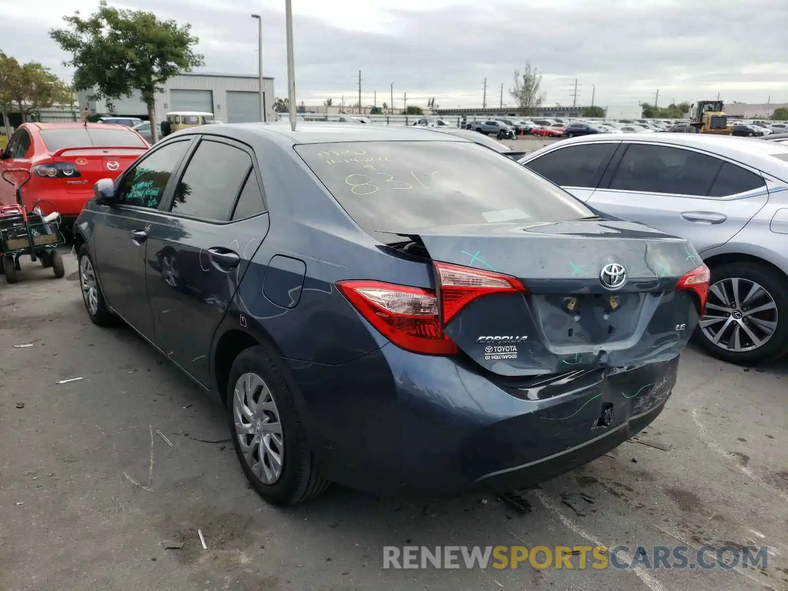 3 Photograph of a damaged car 2T1BURHE6KC168316 TOYOTA COROLLA 2019