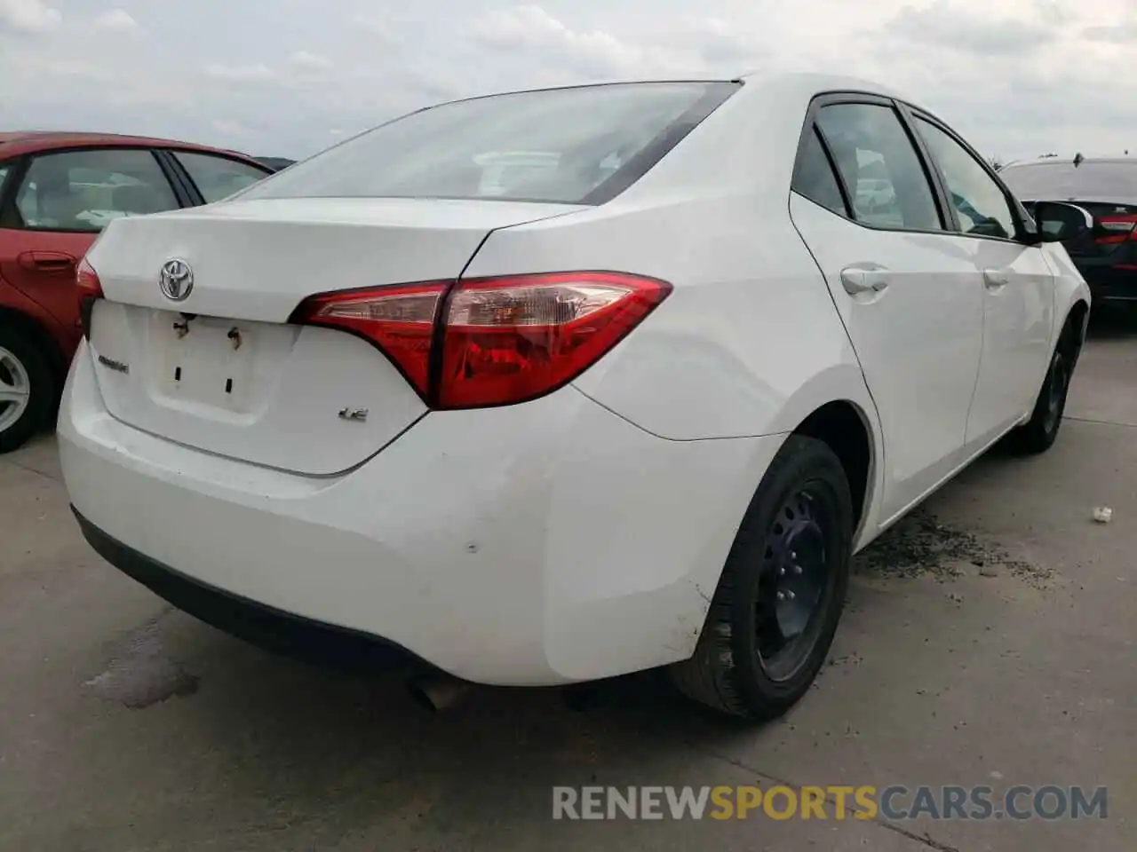 4 Photograph of a damaged car 2T1BURHE6KC168400 TOYOTA COROLLA 2019