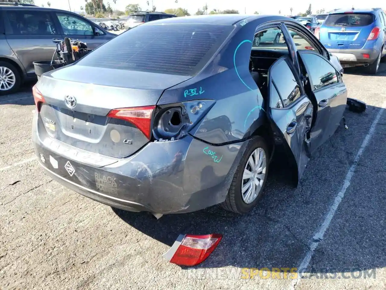 4 Photograph of a damaged car 2T1BURHE6KC168610 TOYOTA COROLLA 2019