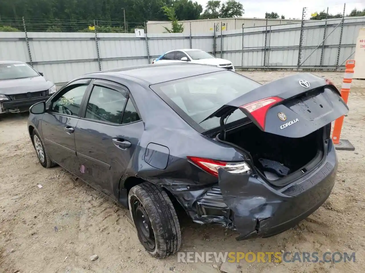 3 Photograph of a damaged car 2T1BURHE6KC168705 TOYOTA COROLLA 2019