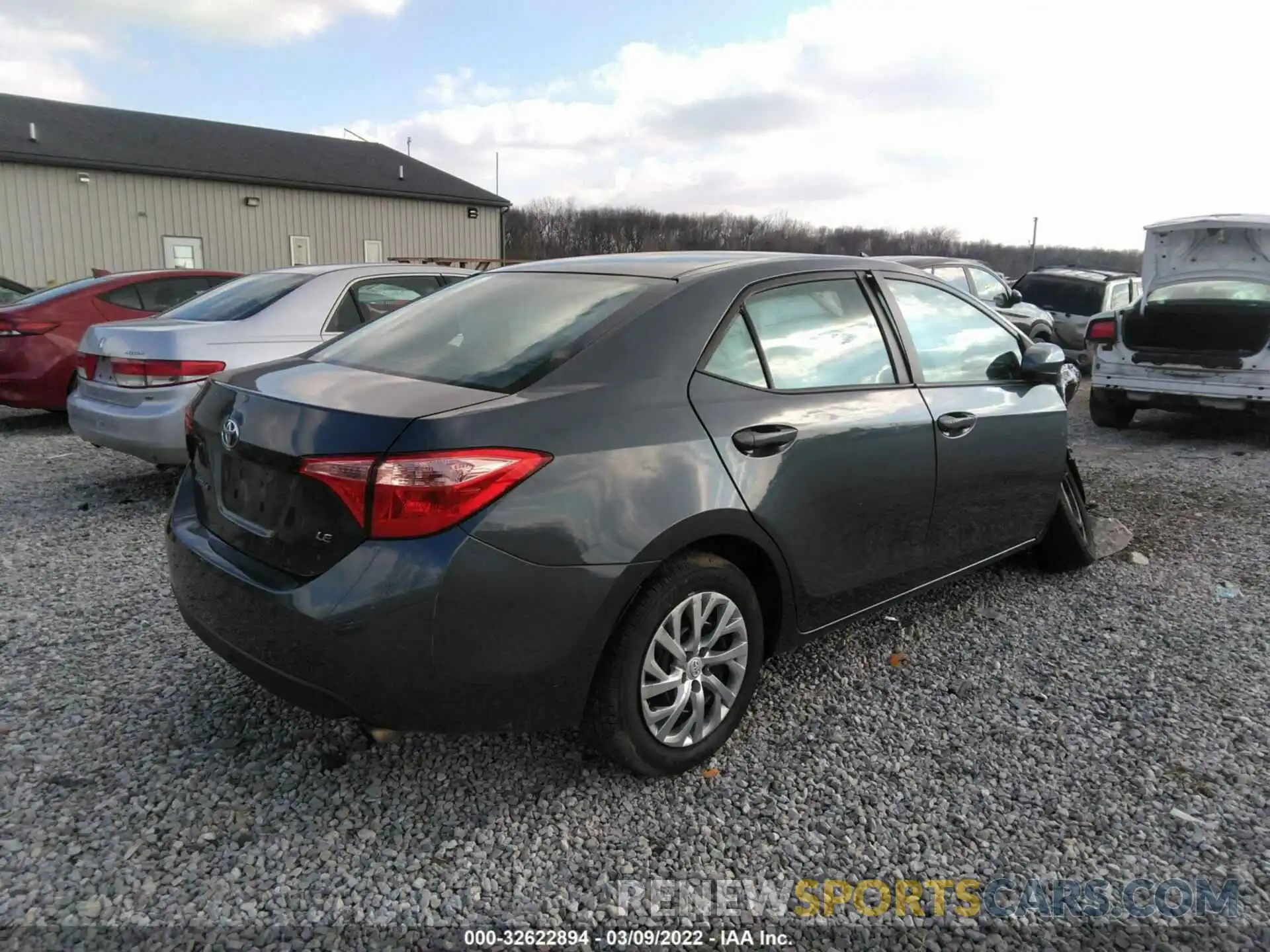 4 Photograph of a damaged car 2T1BURHE6KC169207 TOYOTA COROLLA 2019