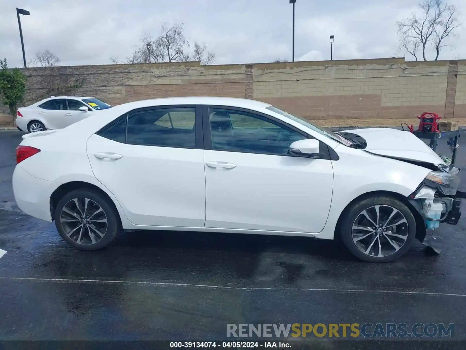 14 Photograph of a damaged car 2T1BURHE6KC172267 TOYOTA COROLLA 2019