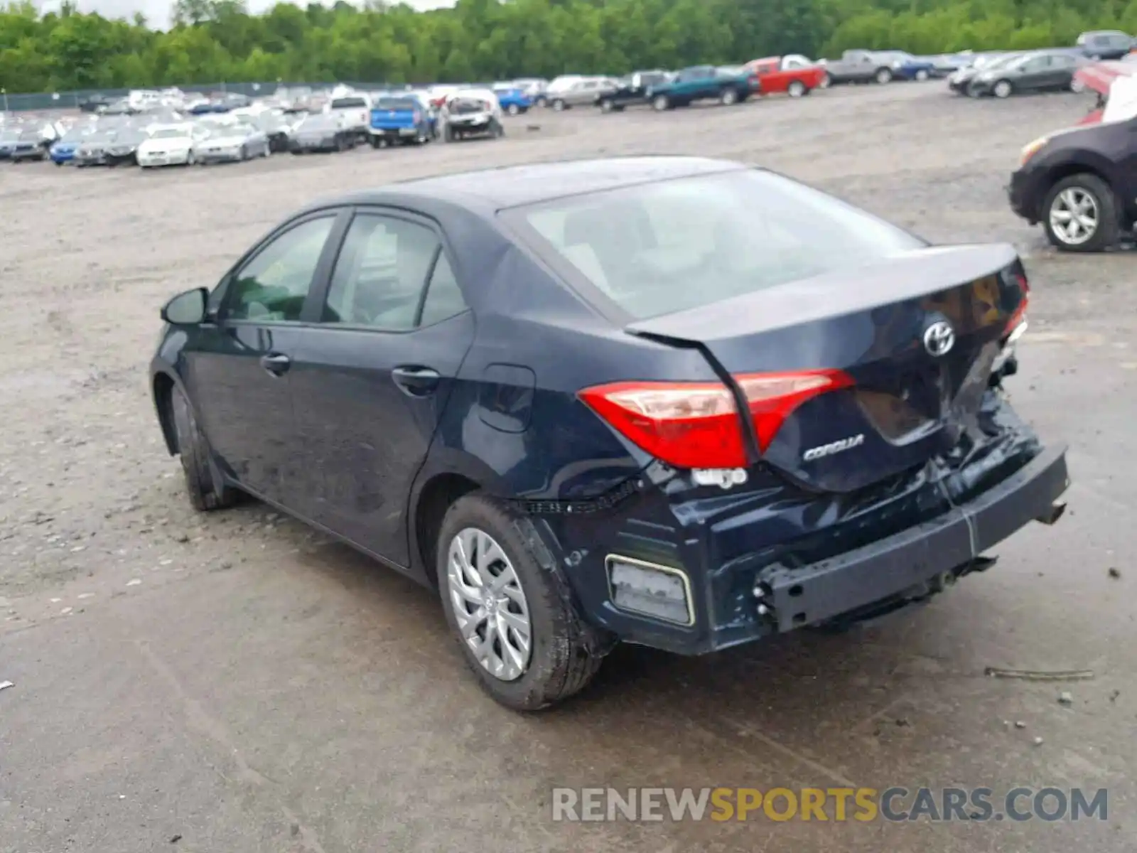 3 Photograph of a damaged car 2T1BURHE6KC172379 TOYOTA COROLLA 2019