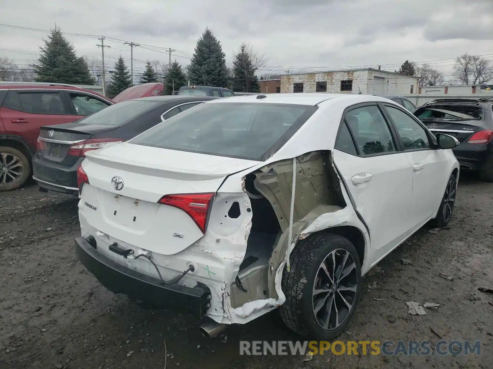 4 Photograph of a damaged car 2T1BURHE6KC172396 TOYOTA COROLLA 2019