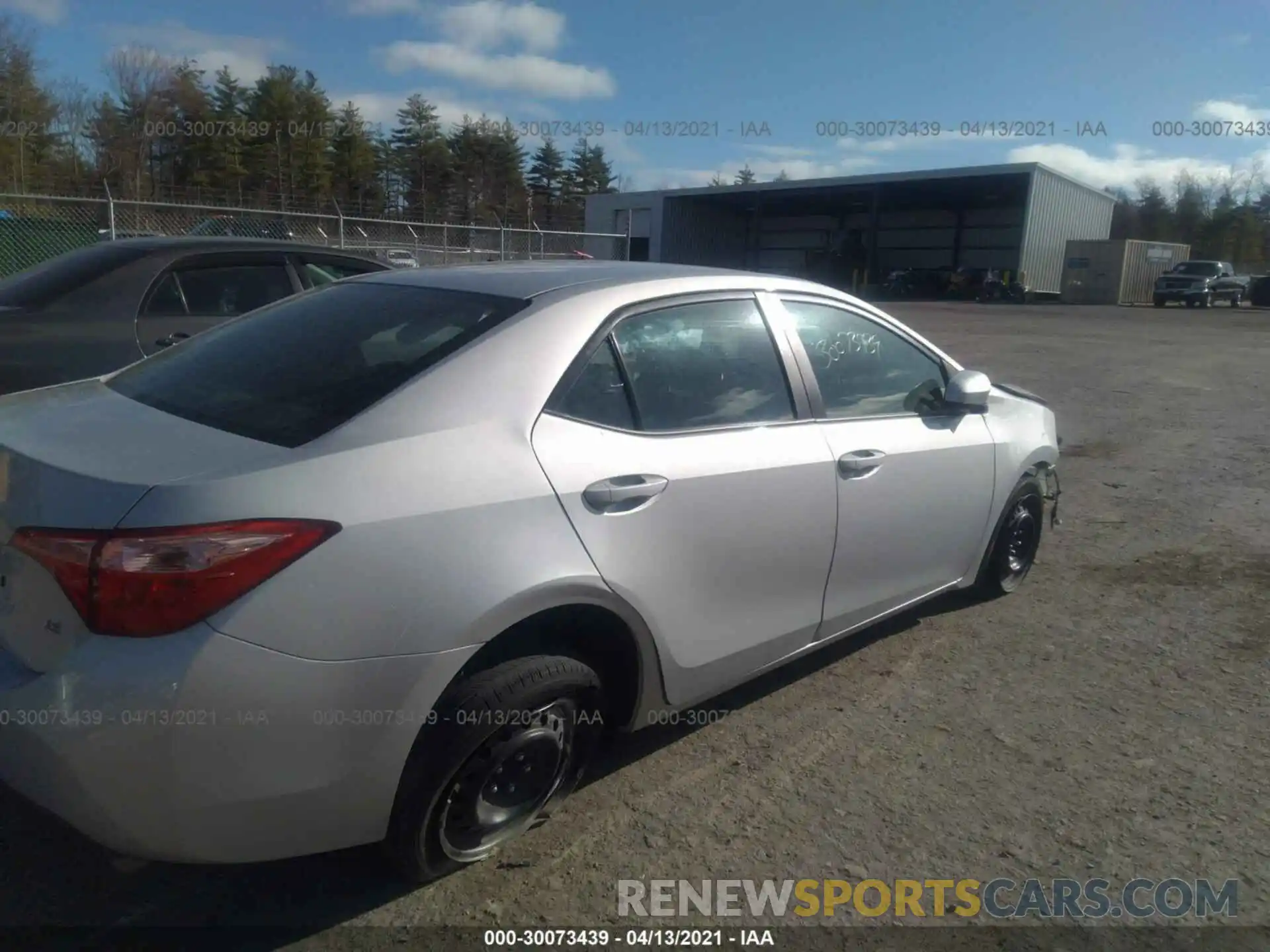 4 Photograph of a damaged car 2T1BURHE6KC172866 TOYOTA COROLLA 2019